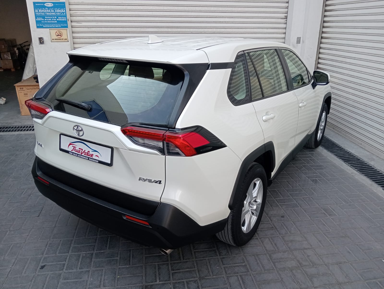 白色的 丰田 RAV4 EXR 2026
