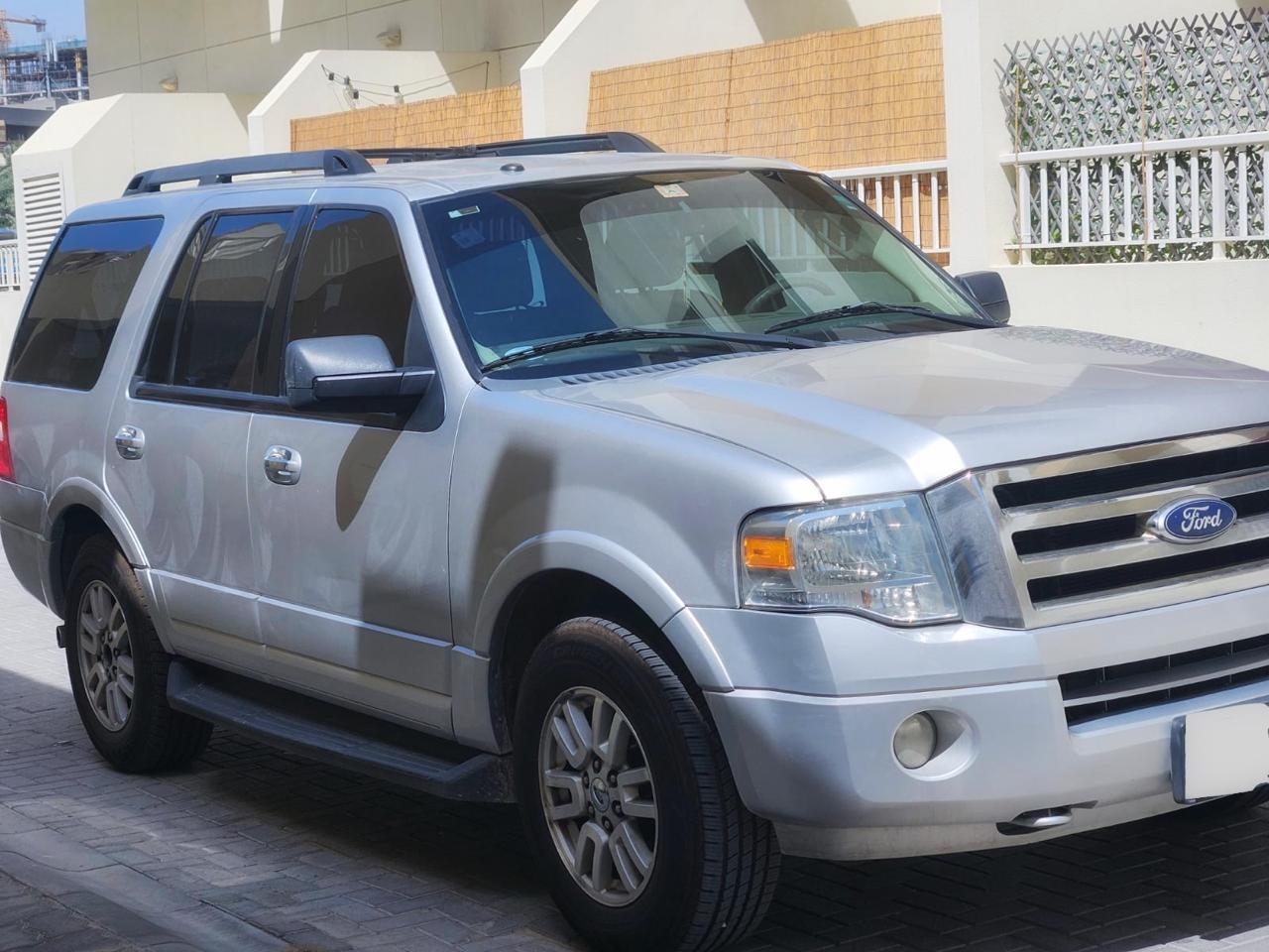 Gümüş Ford Expedition XLT 2011