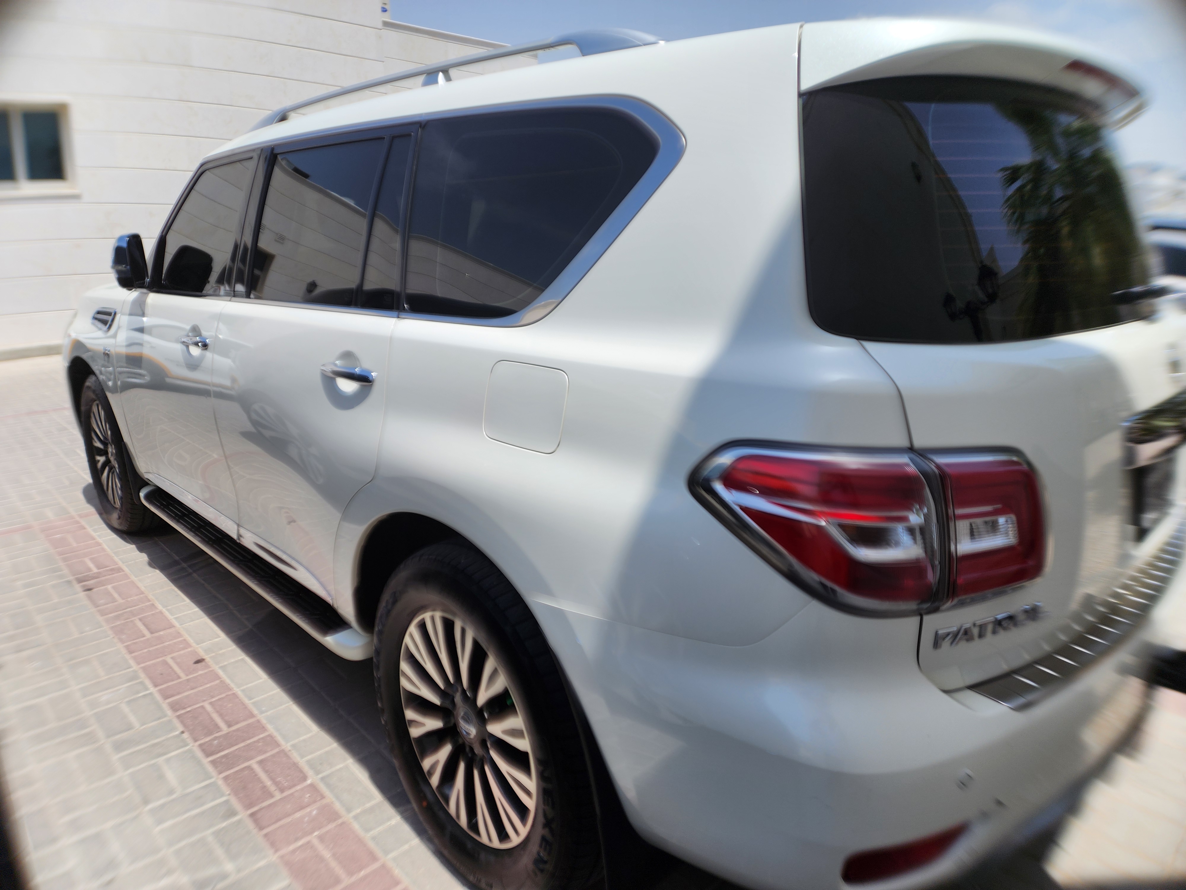Blanc Nissan Patrol V8 2017
