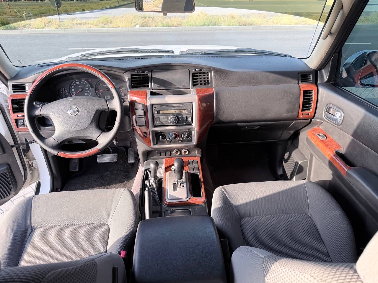 White Nissan Patrol Safari GL 2009