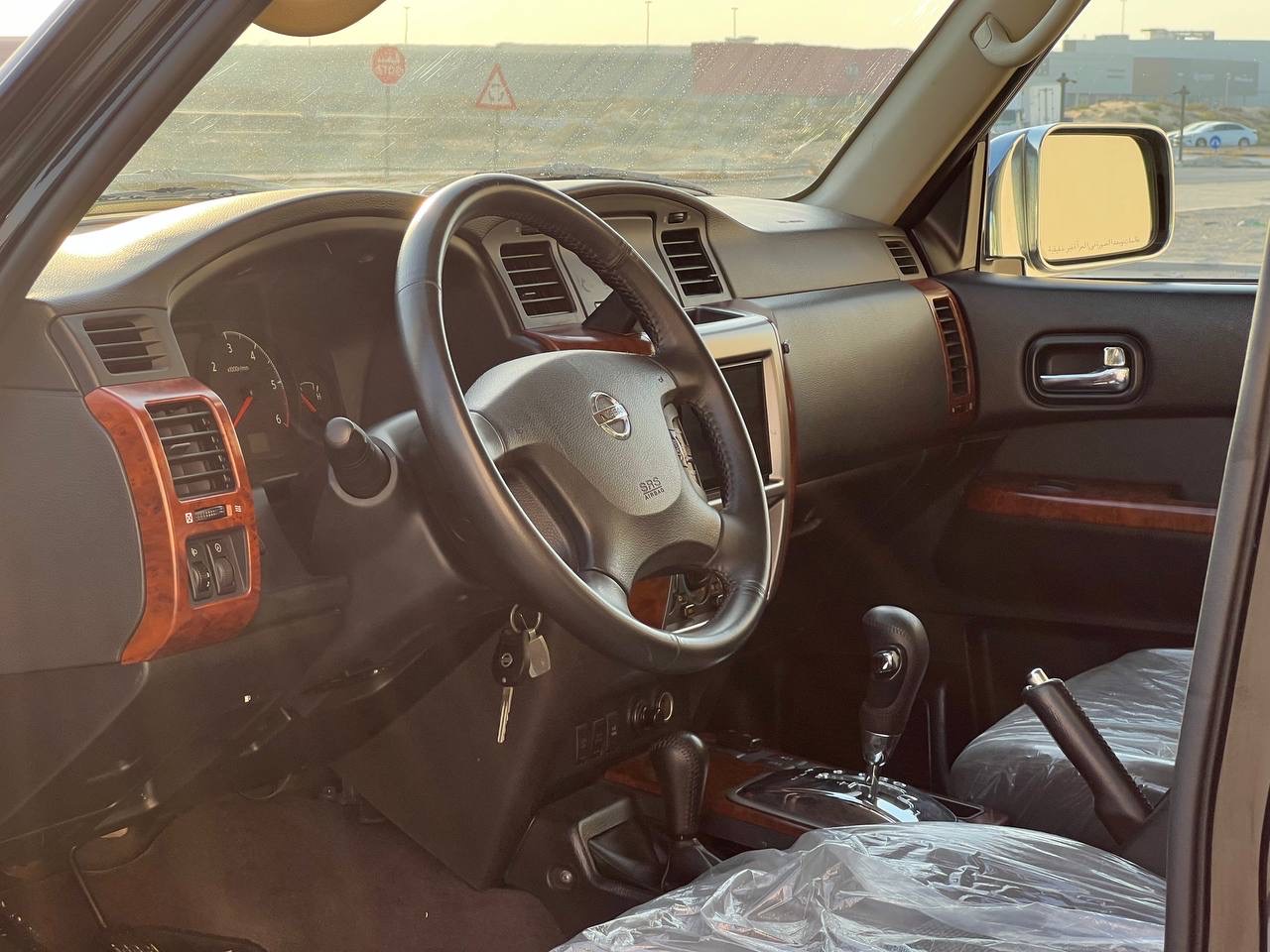 Black Nissan Patrol Safari Safari 2021