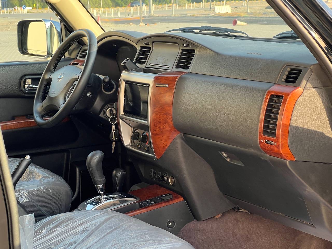 Black Nissan Patrol Safari Safari 2021