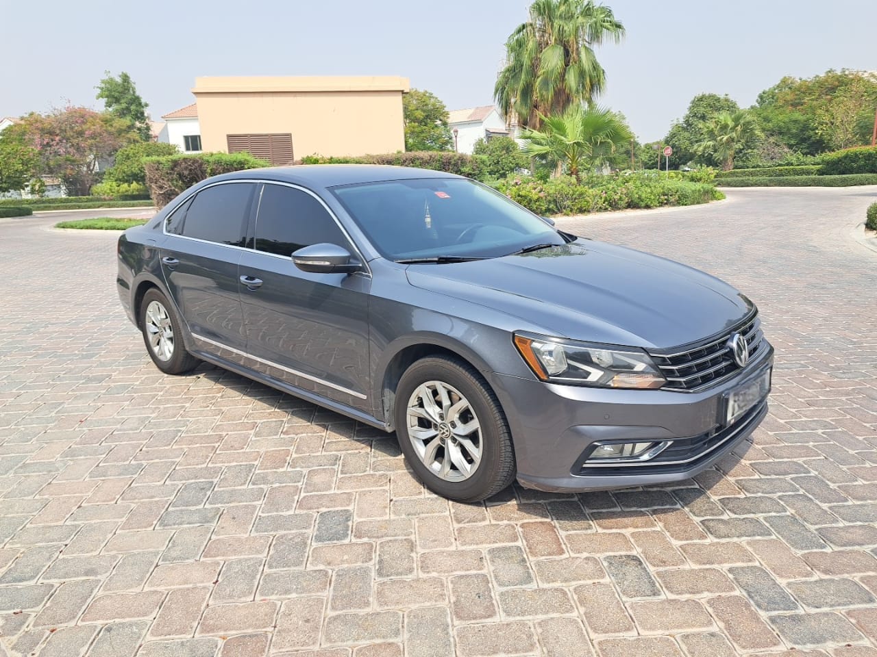 رمادي فولكس فاغن Passat S 2018
