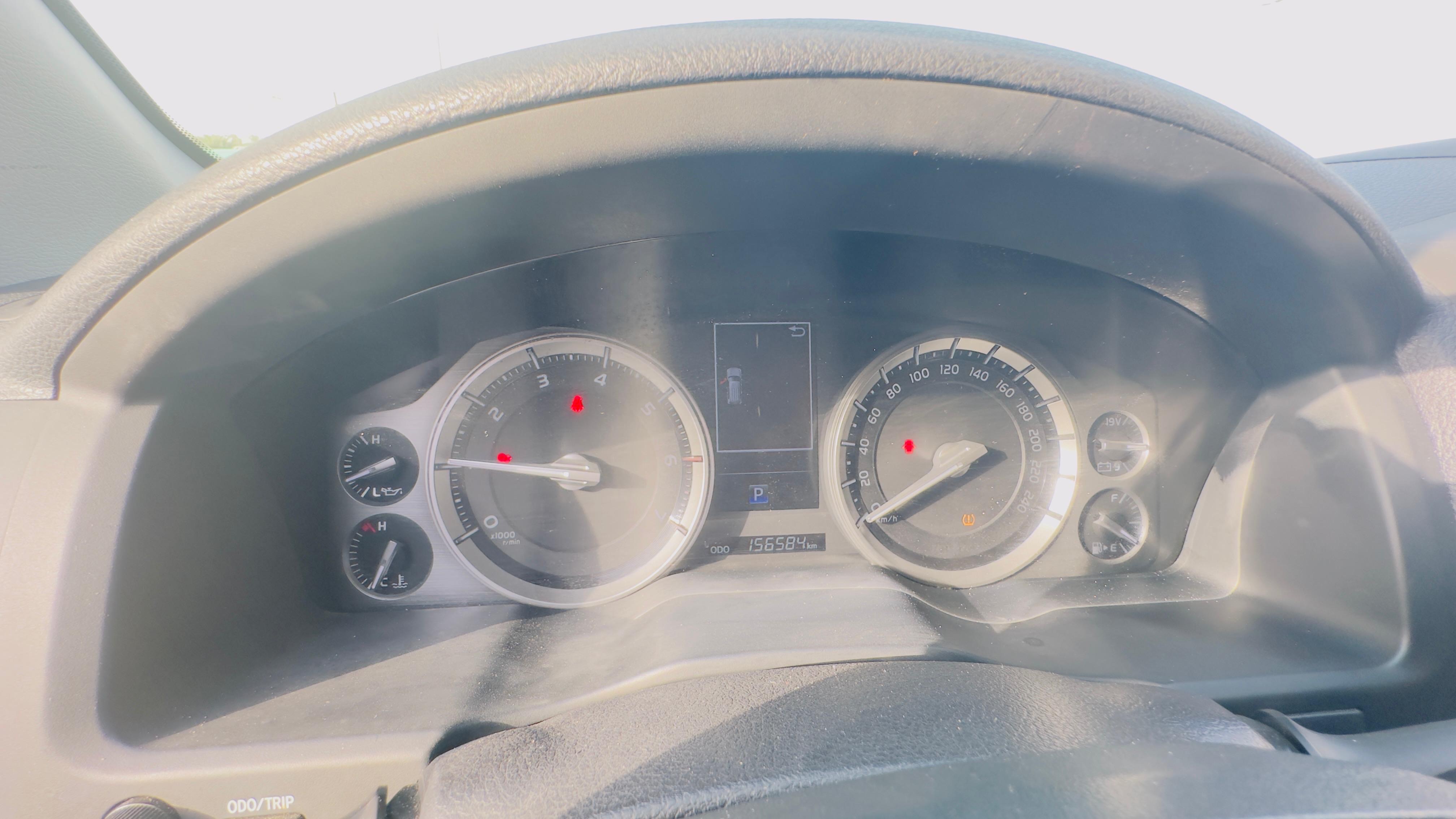 Gümüş Toyota Land Cruiser 5.7L 2019