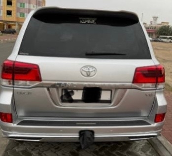 Silber Toyota Land Cruiser 4.0L 2018