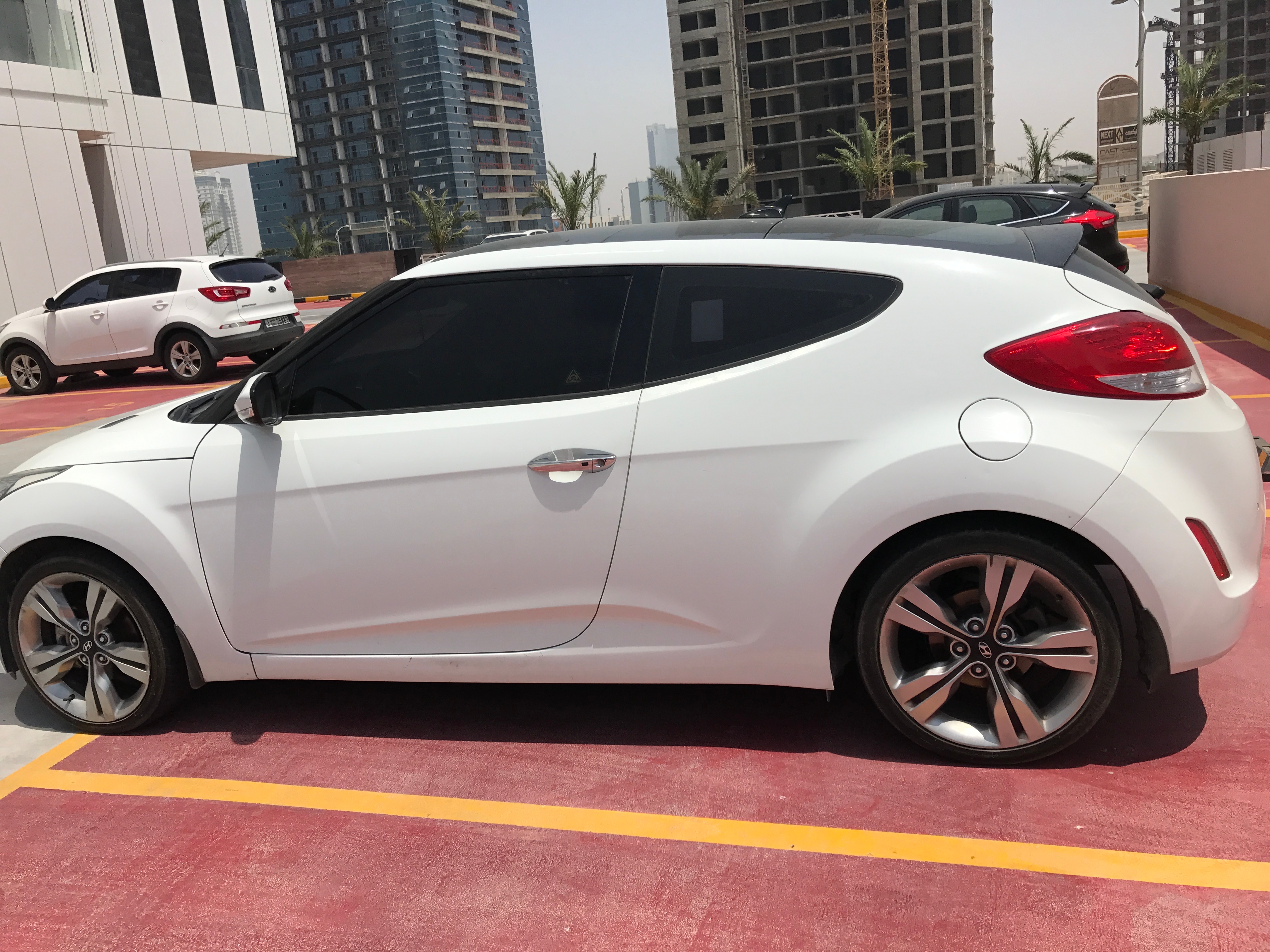 أبيض هيونداي  Veloster 2.0 Premium 2015