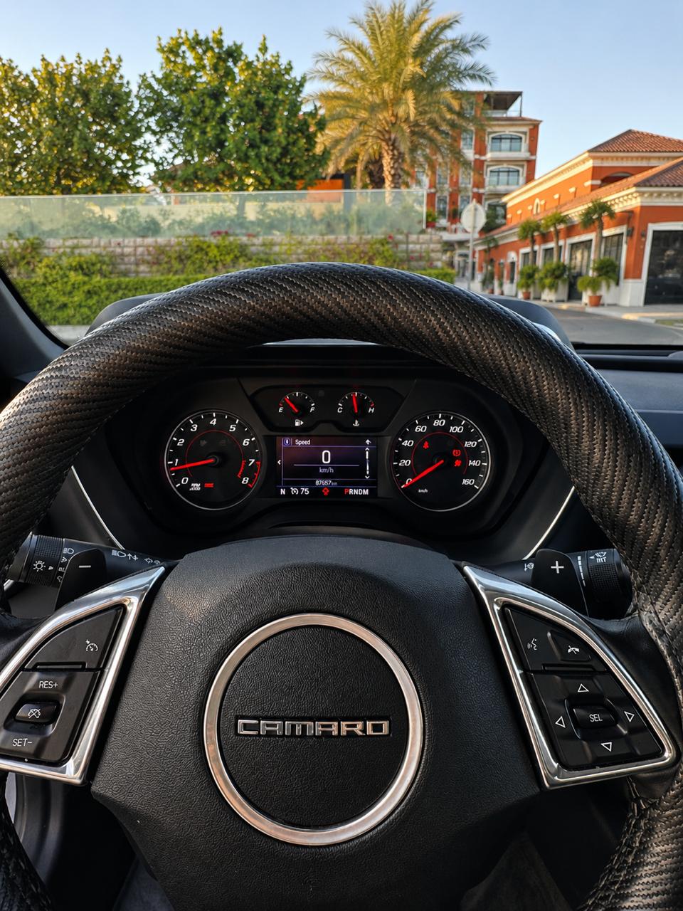 Черный Chevrolet Camaro LT 2021 год
