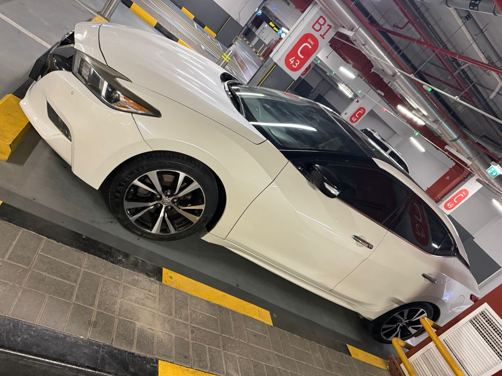 wit Nissan Maxima 3.5 SV 2018
