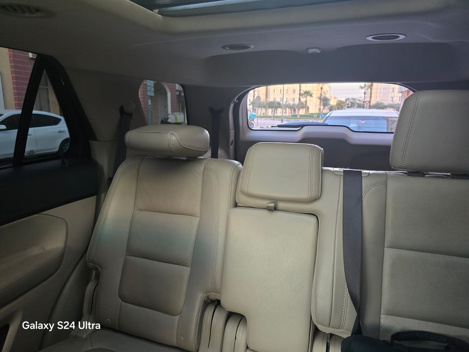Blanc Ford Explorer XLT 2014