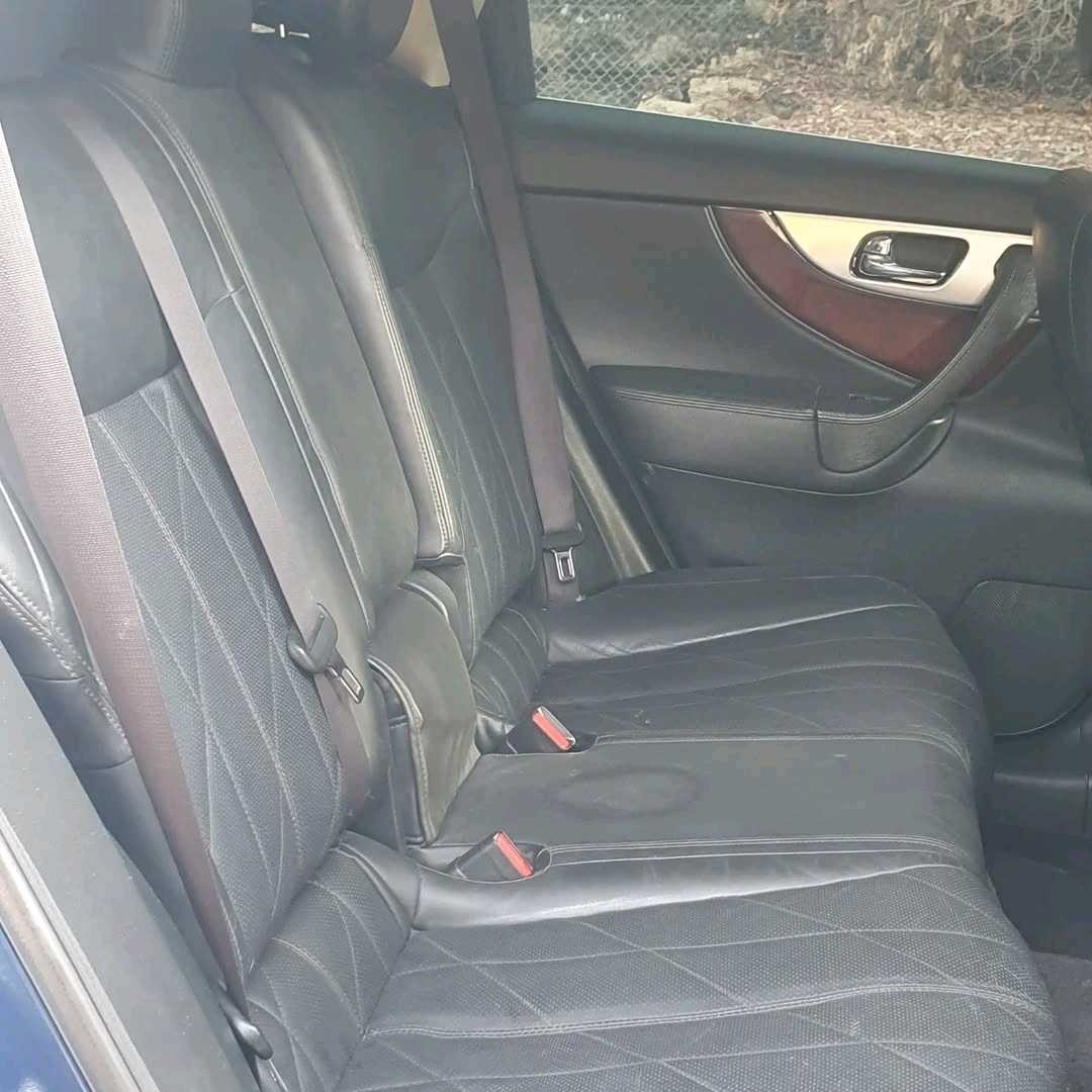 Mavi Infiniti QX70 Luxury Plus 2020
