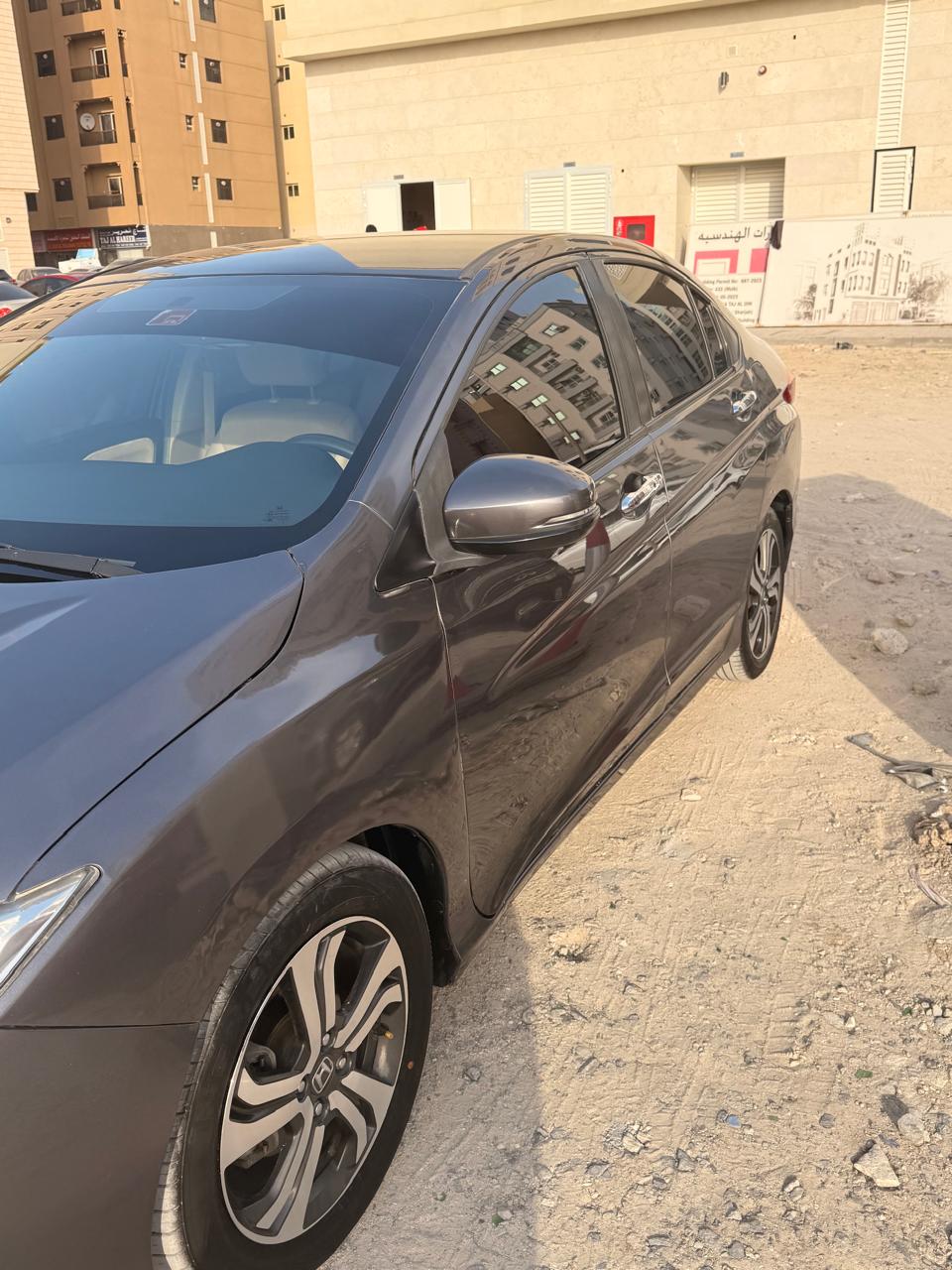 Gris foncé Honda City LX Sport 2017
