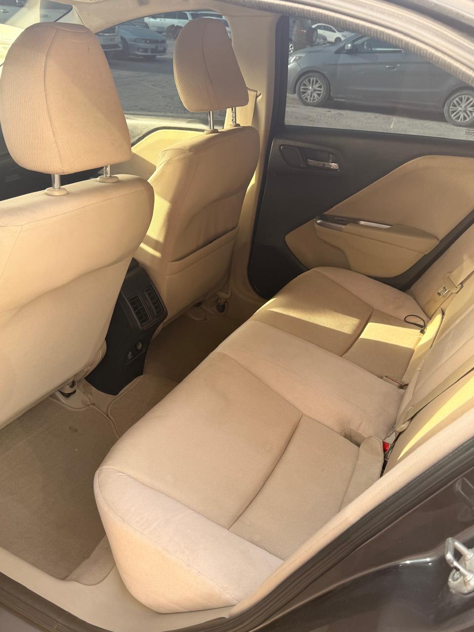 Gris foncé Honda City LX Sport 2017