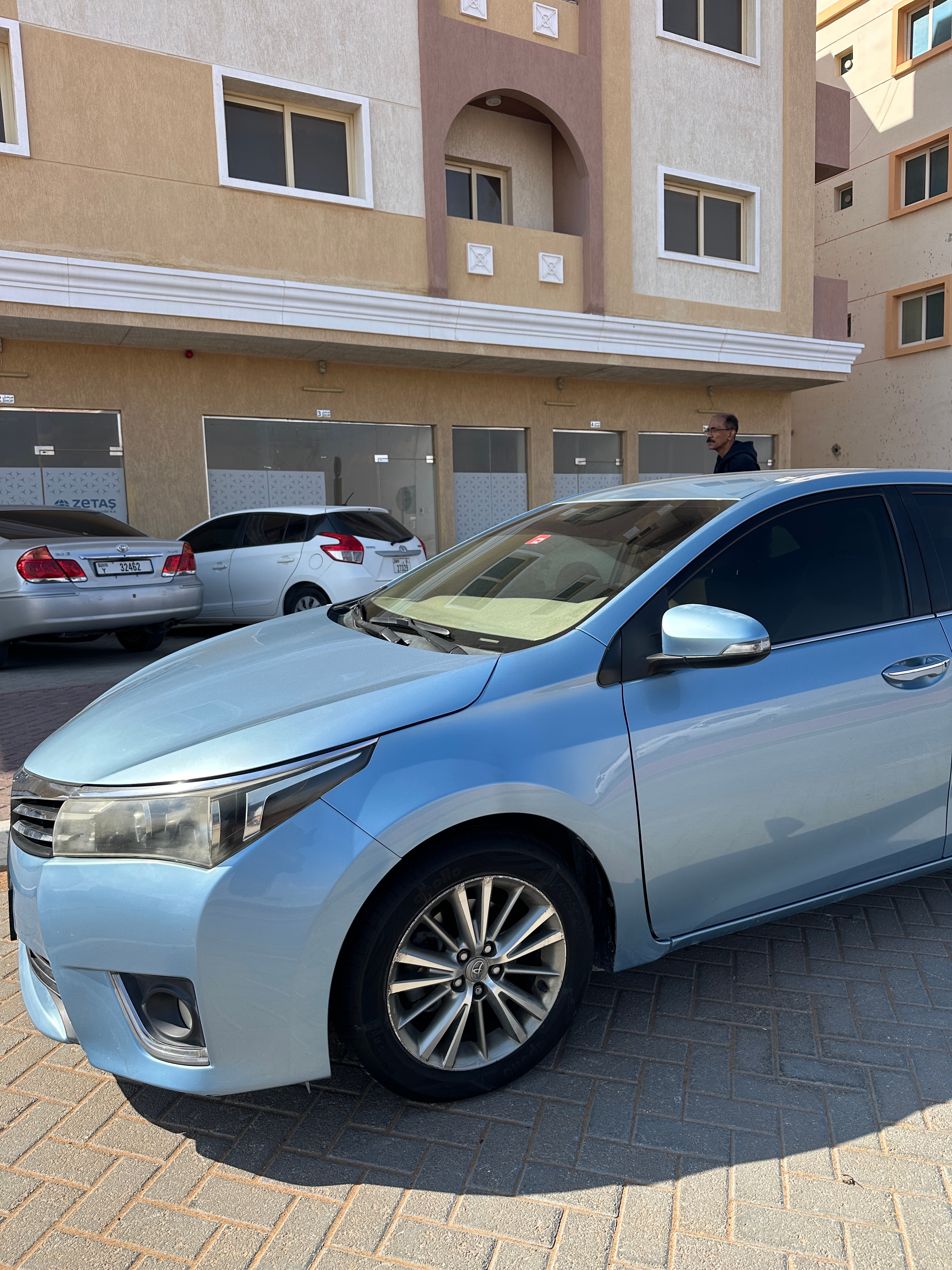 Blau Toyota Corolla SE+ 2015