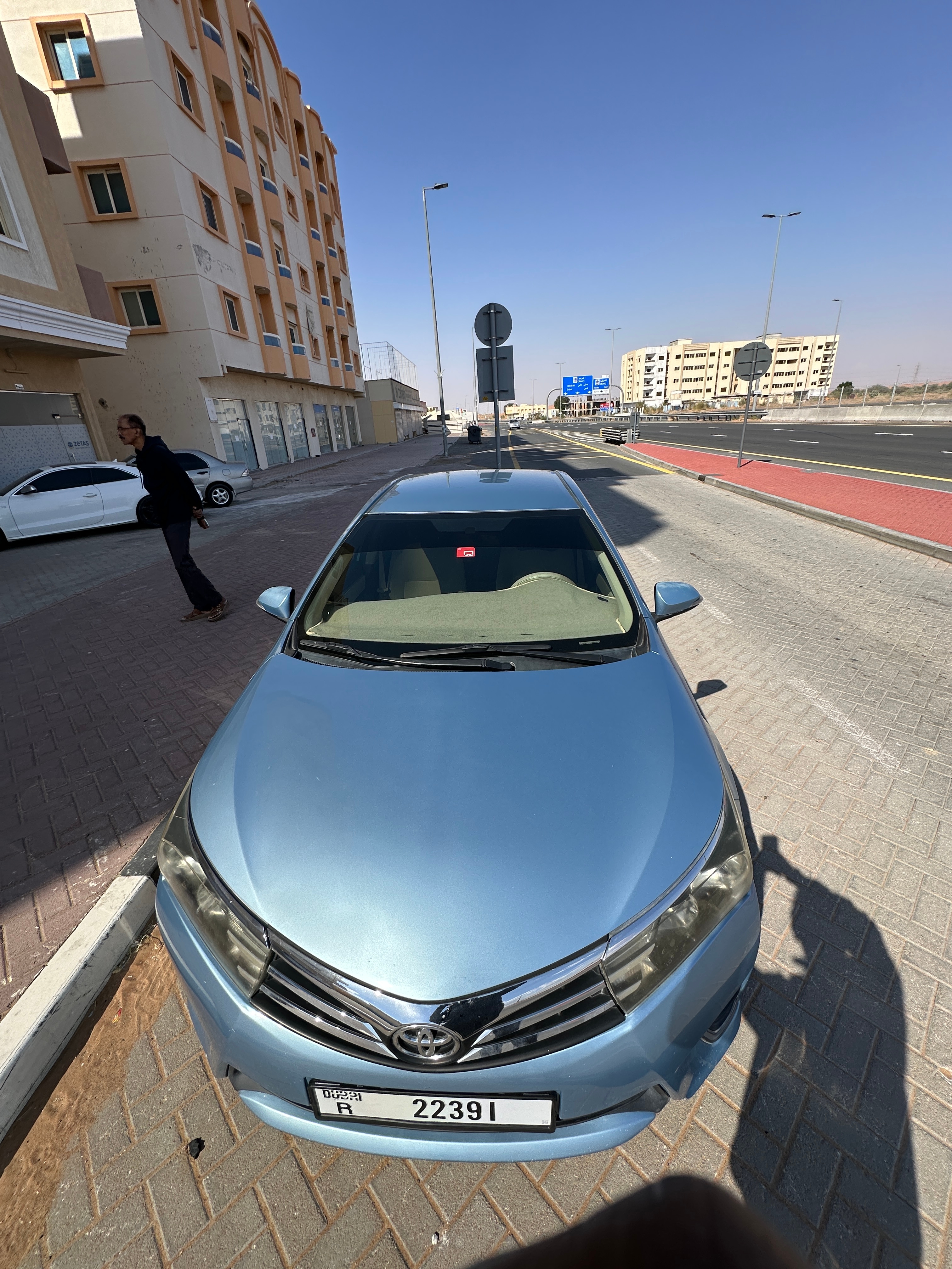 Blau Toyota Corolla SE+ 2015