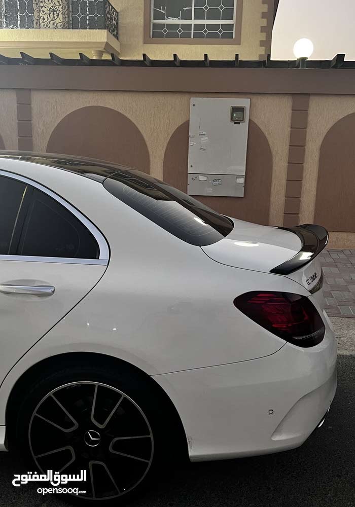 Blanc Mercedes Benz C300 2017