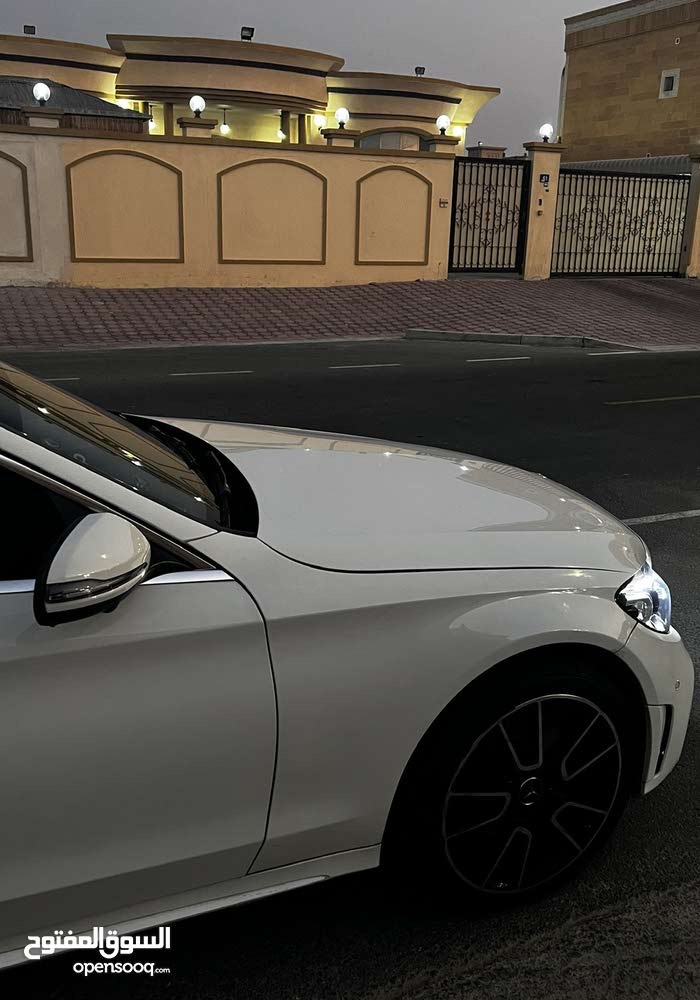 Blanc Mercedes Benz C300 2017