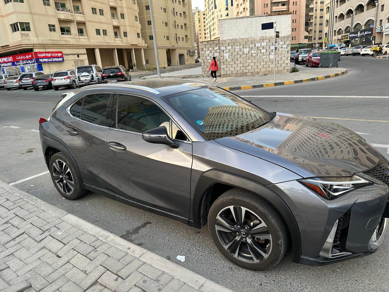 Gri Lexus UX 200 Premier 2021