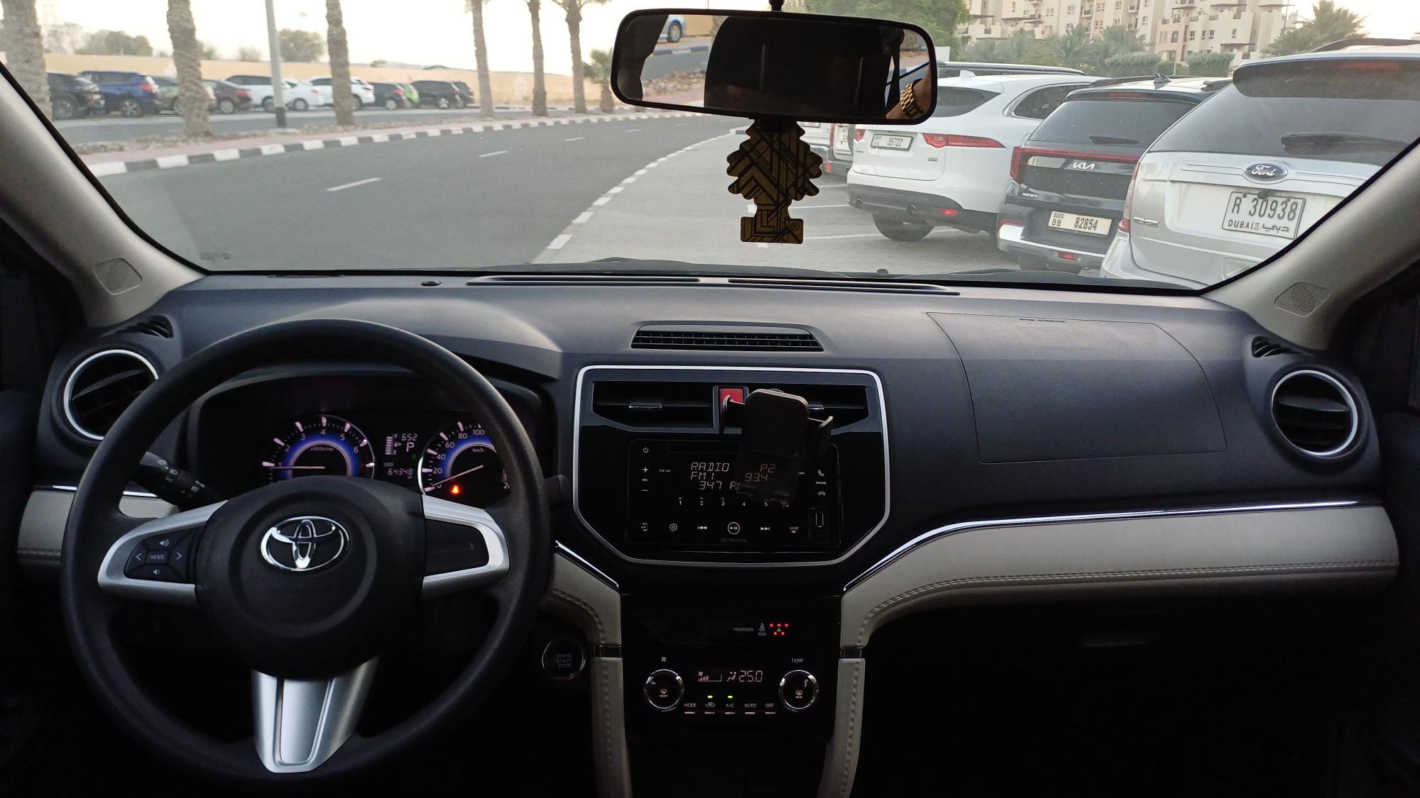 Белый Toyota Rush EX 2023 год