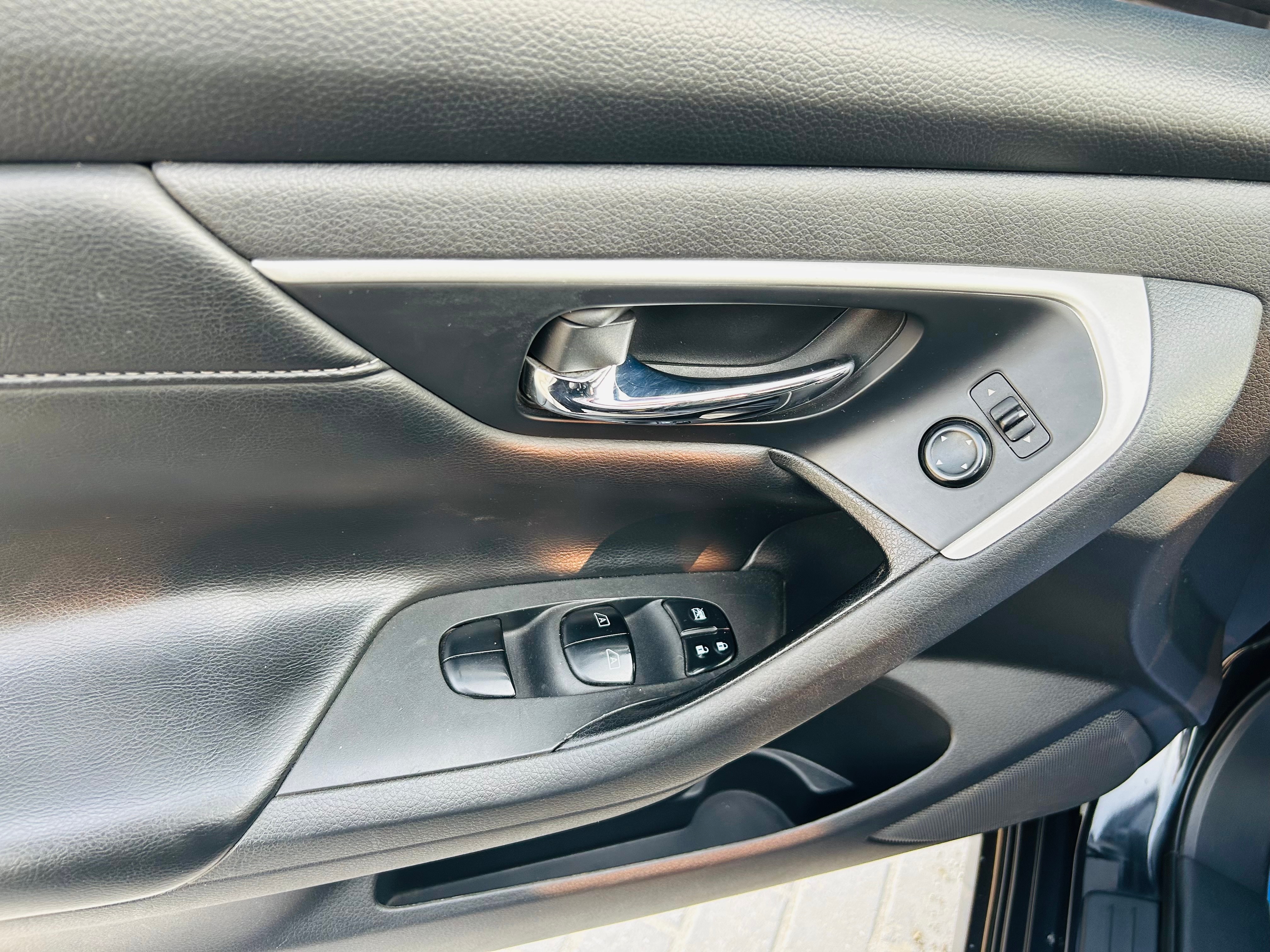 Azul marino Nissan Altima 2.5 SL 2016