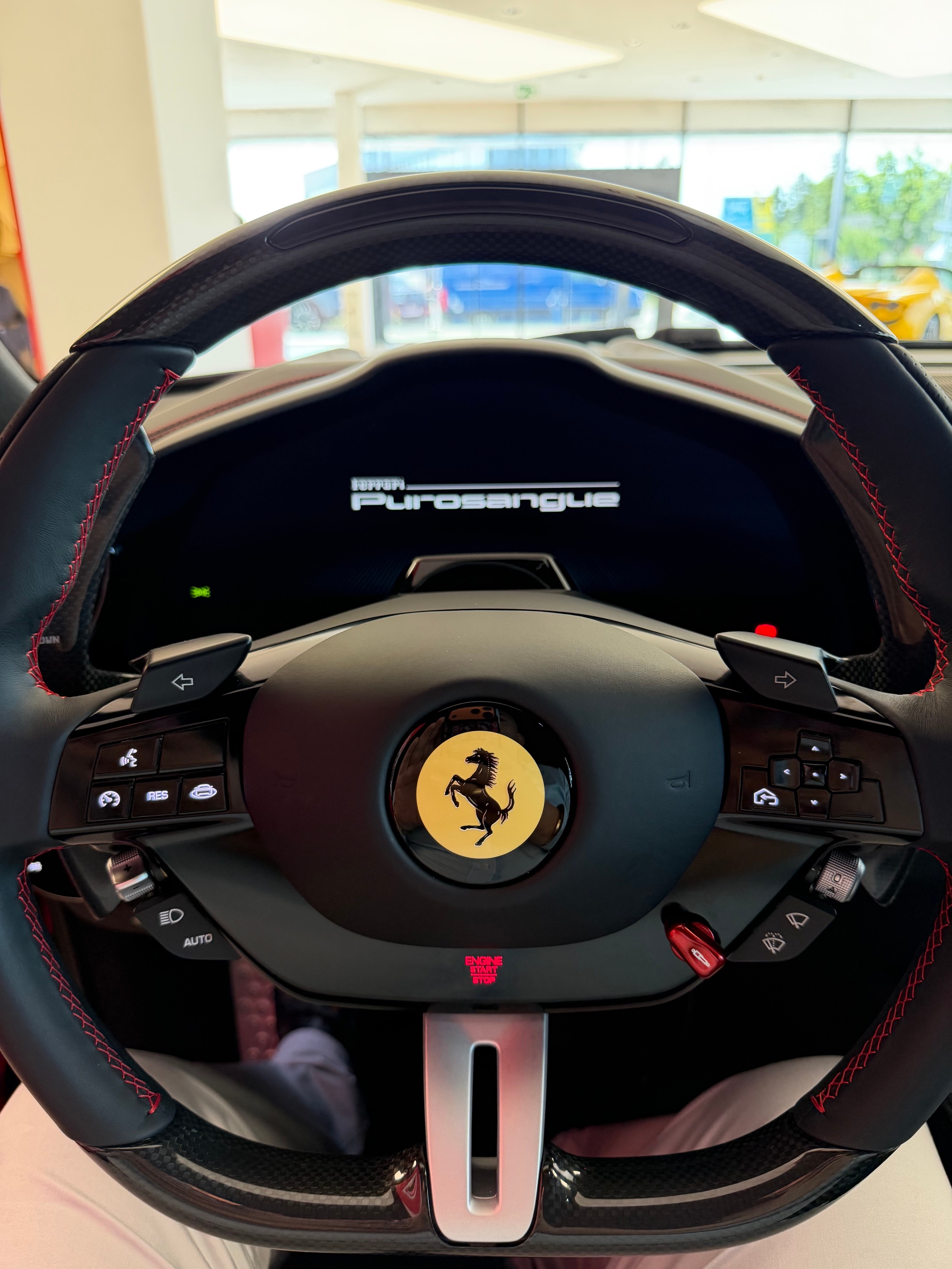 rood Ferrari Purosangue Standard 2026