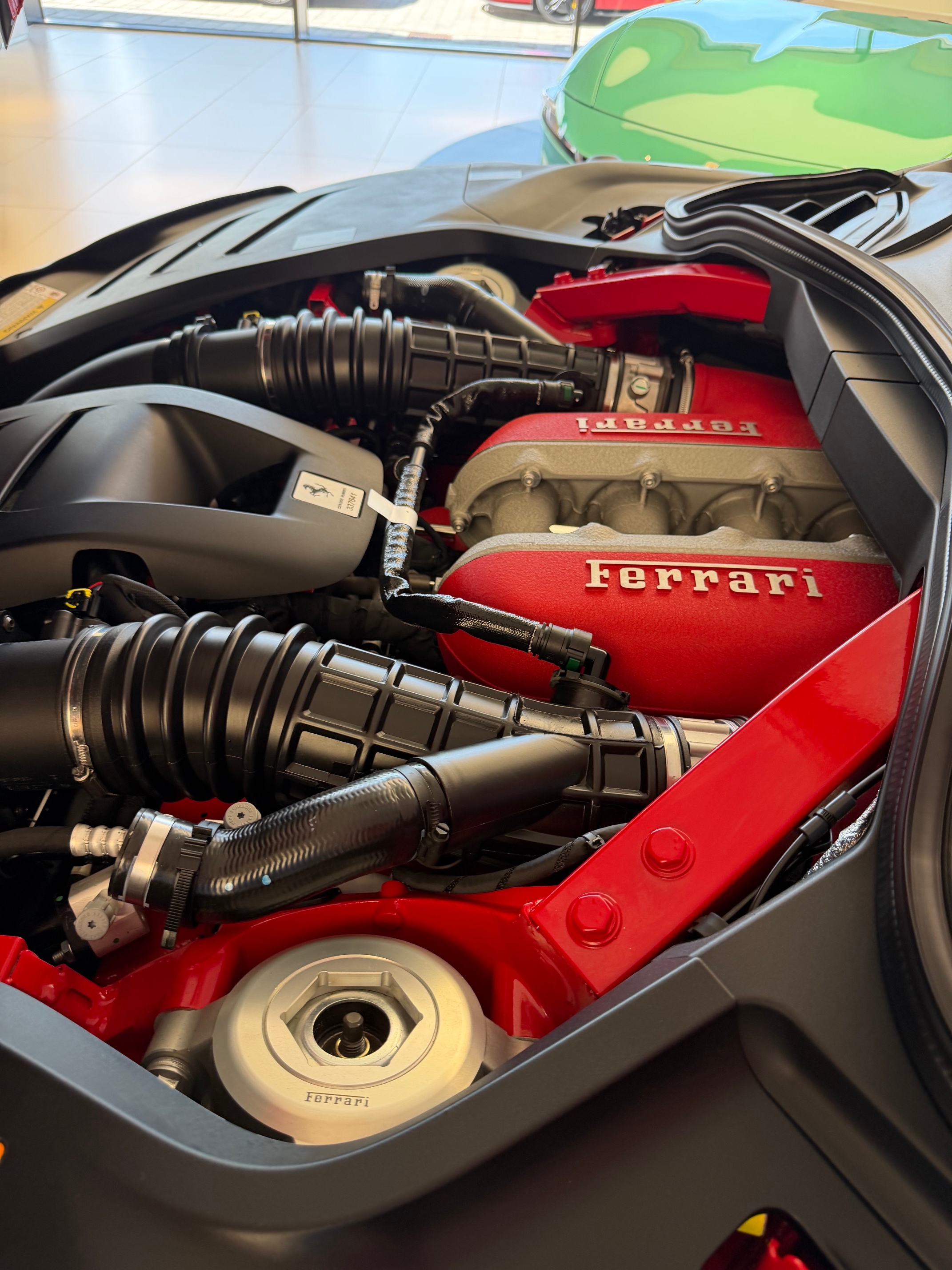 rood Ferrari Purosangue Standard 2026