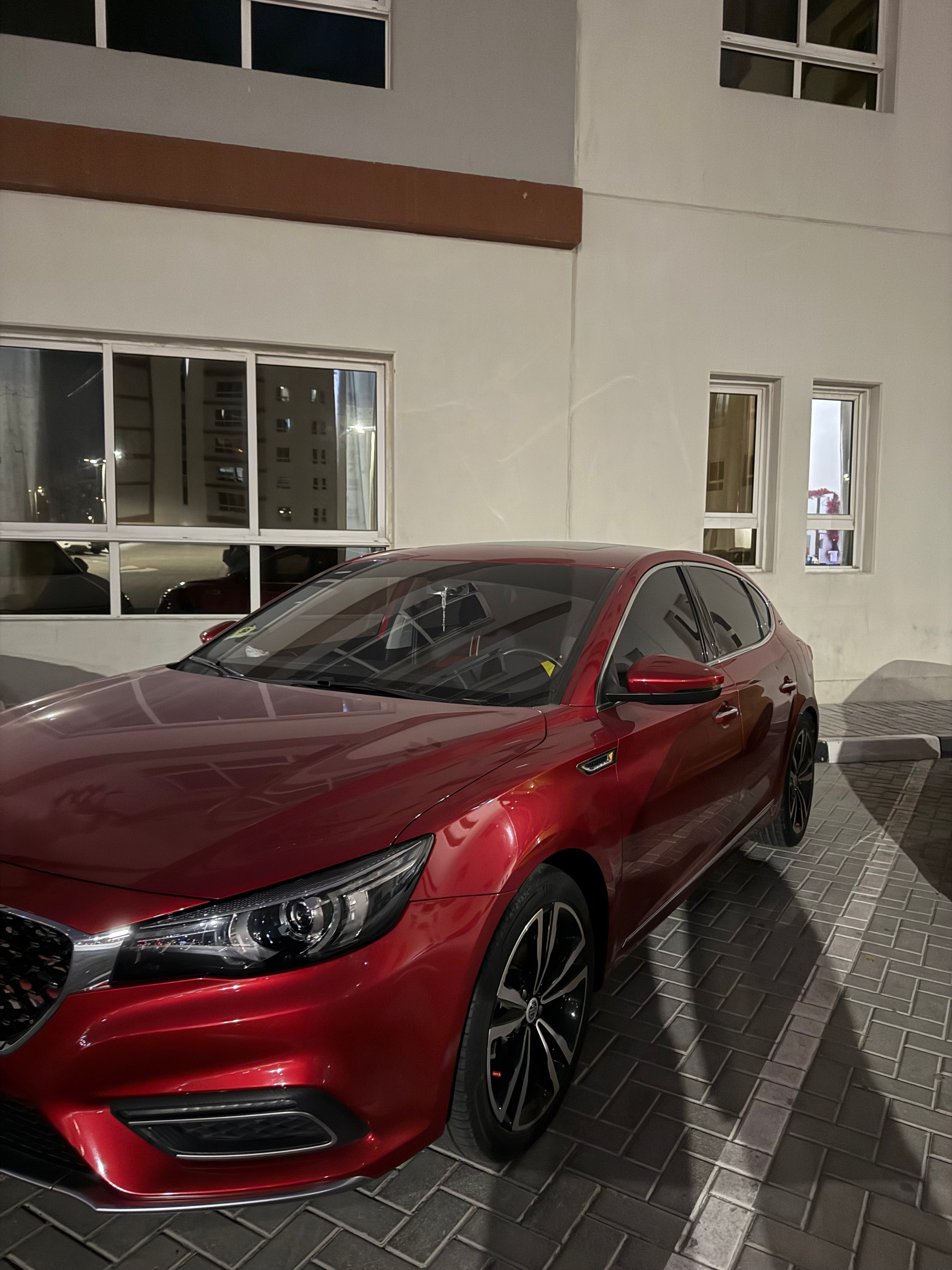 Rosso MG 6 Luxury 2023