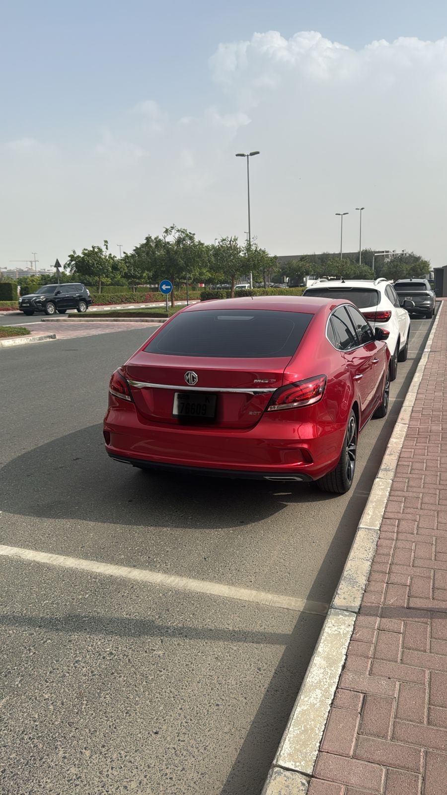 红色的 MG 6 Luxury 2023