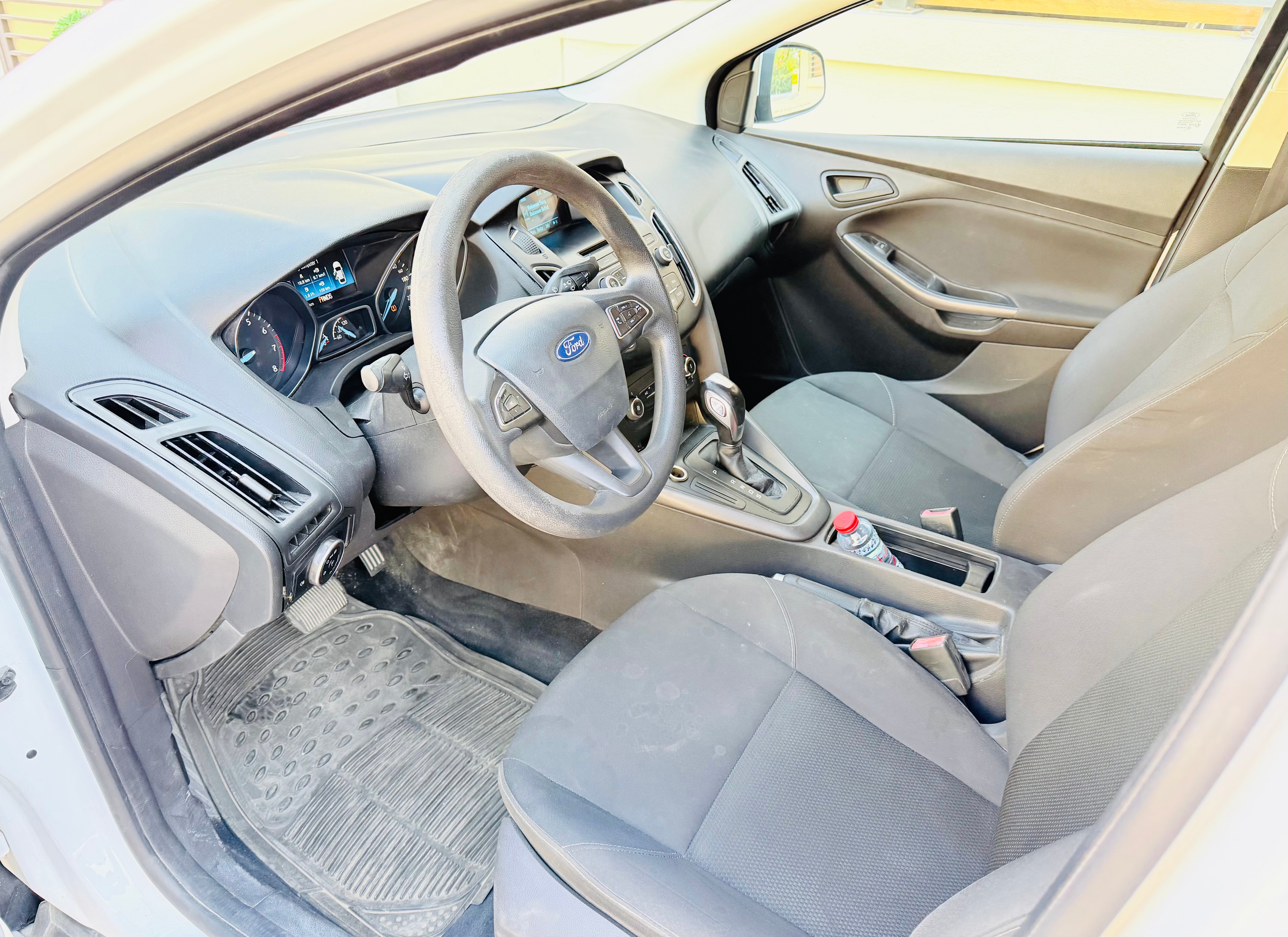 White Ford Focus S 2018