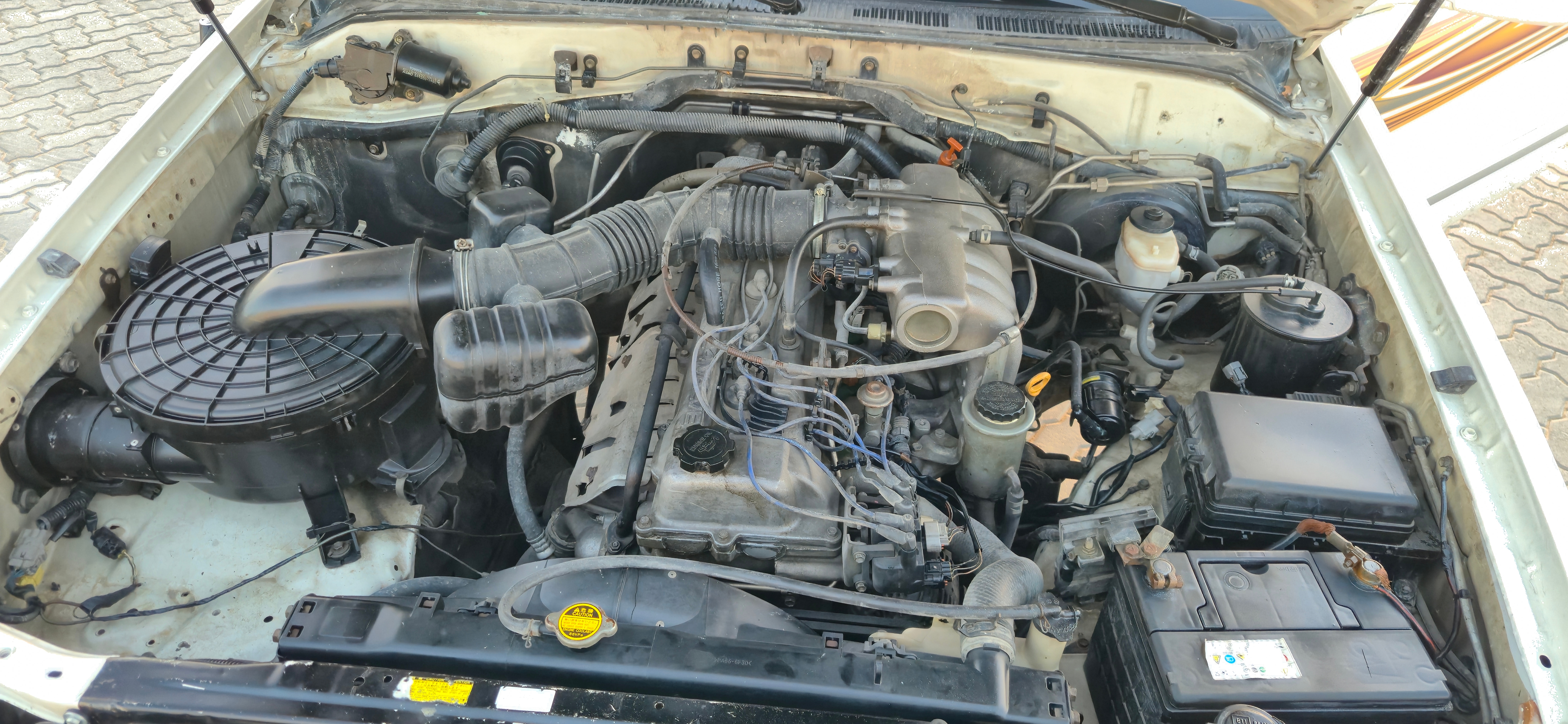 Bianca Toyota Land Cruiser GXR V6 2006