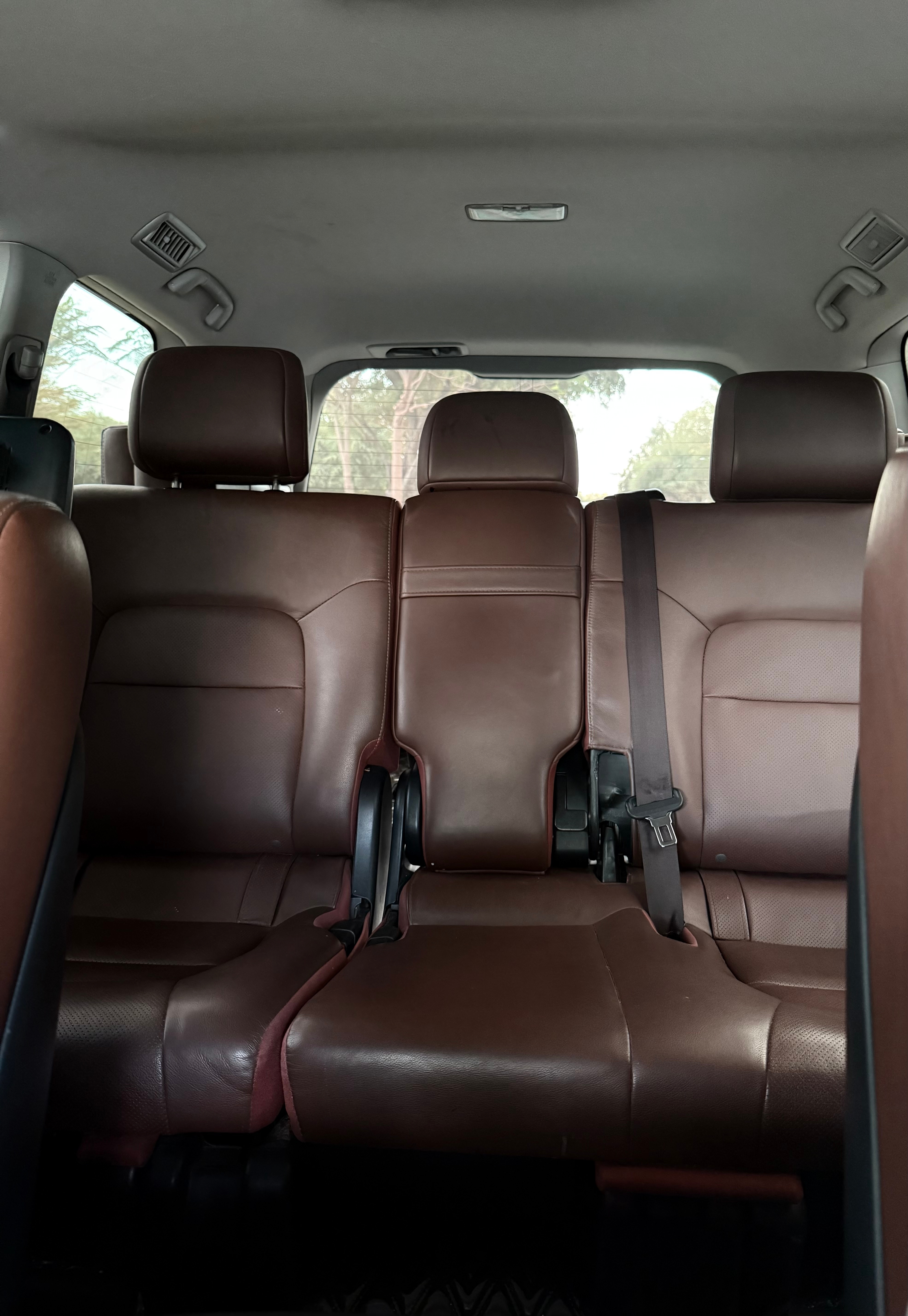 White Toyota Land Cruiser VXR V8 2019