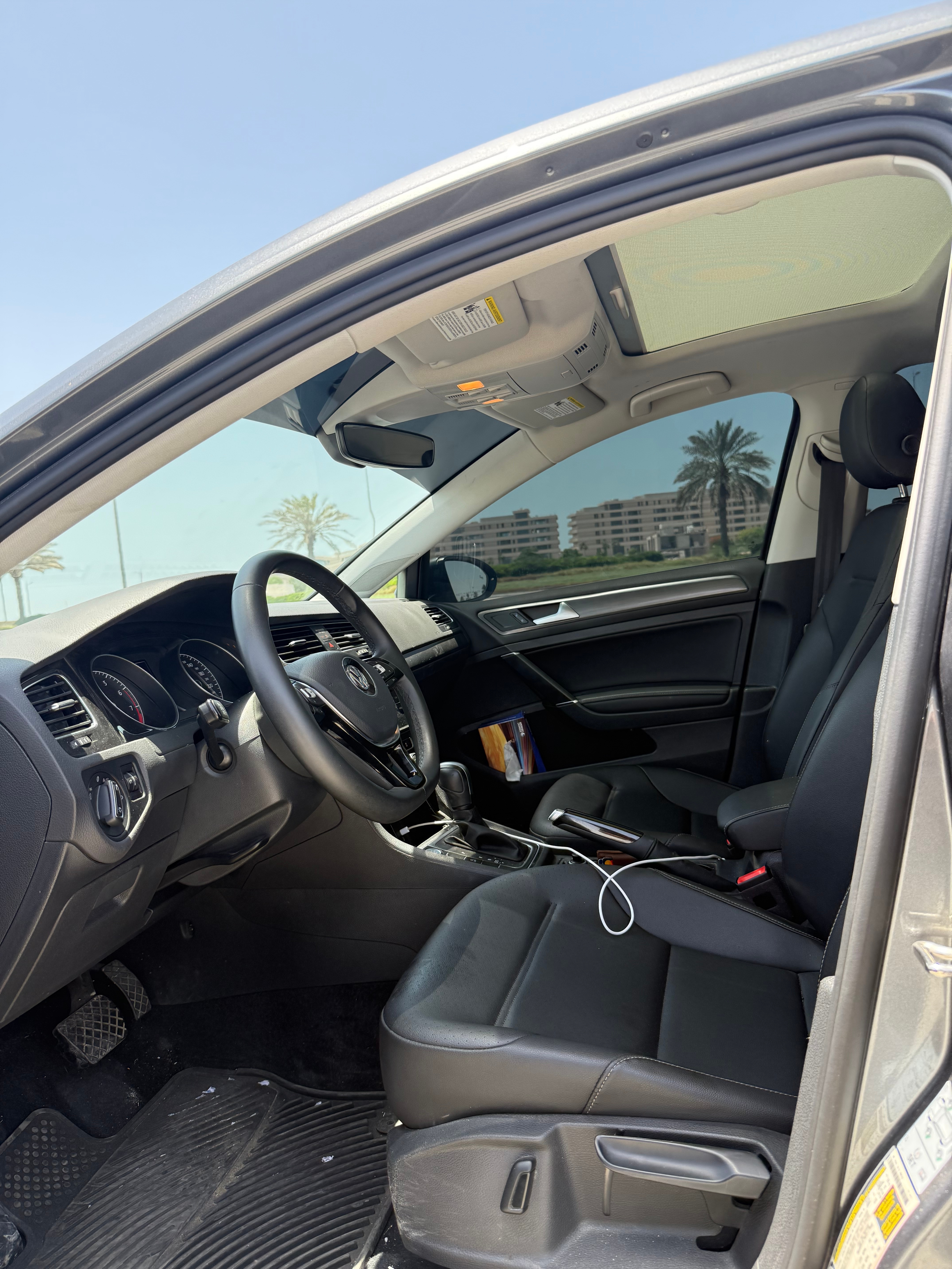 Grau Volkswagen Golf TSI S w/Sunroof 2021