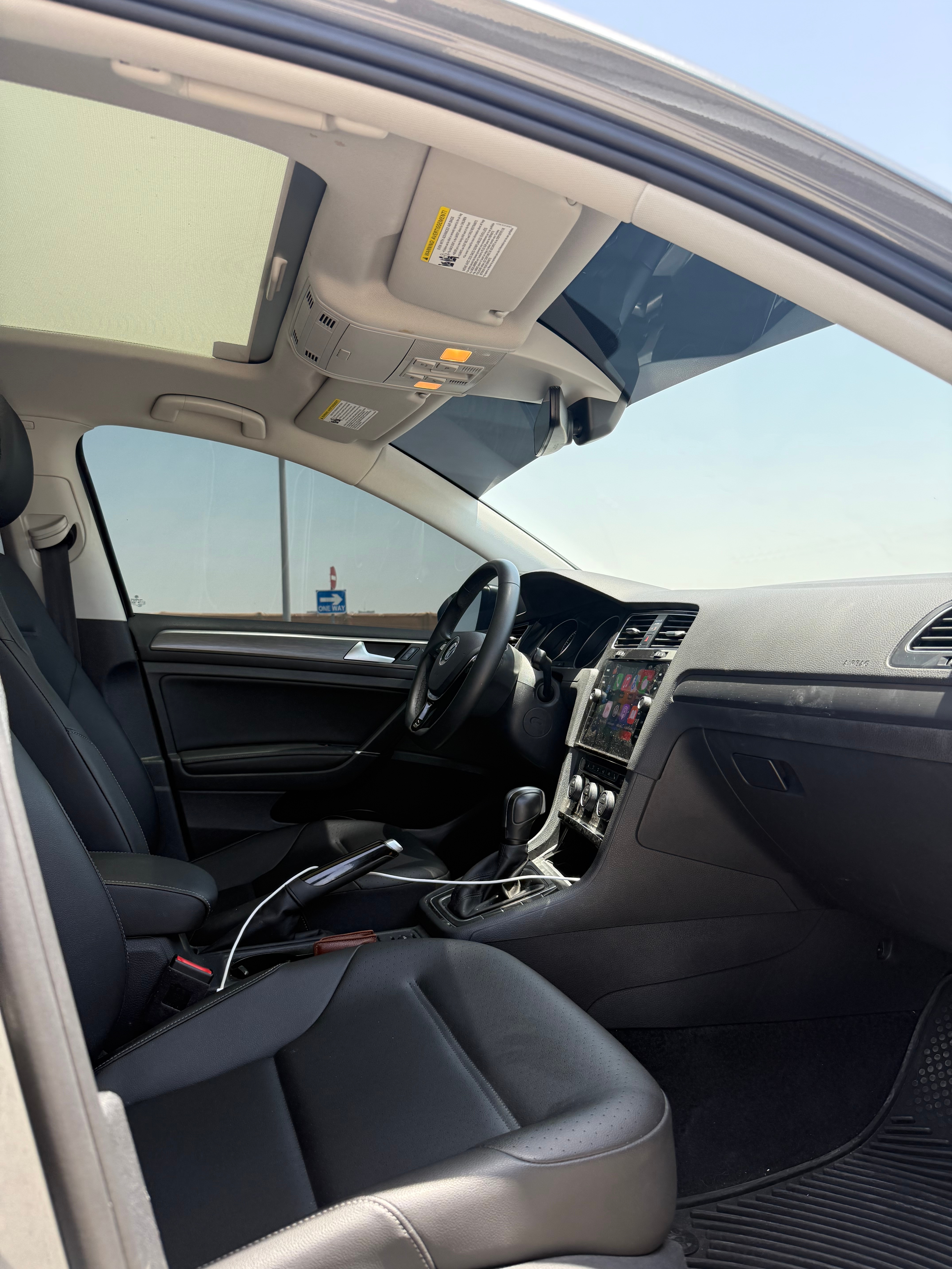 Grau Volkswagen Golf TSI S w/Sunroof 2021