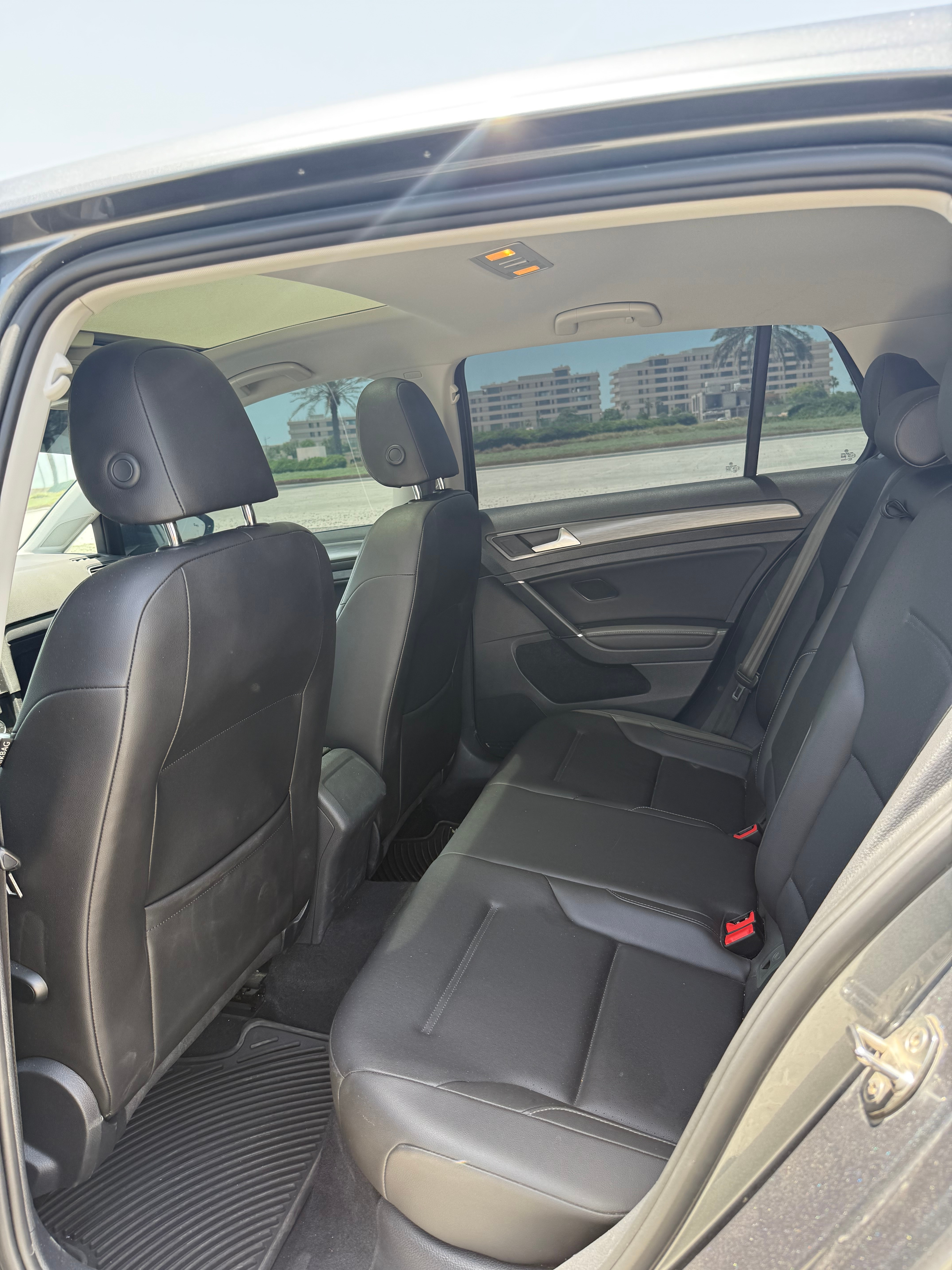 Grau Volkswagen Golf TSI S w/Sunroof 2021
