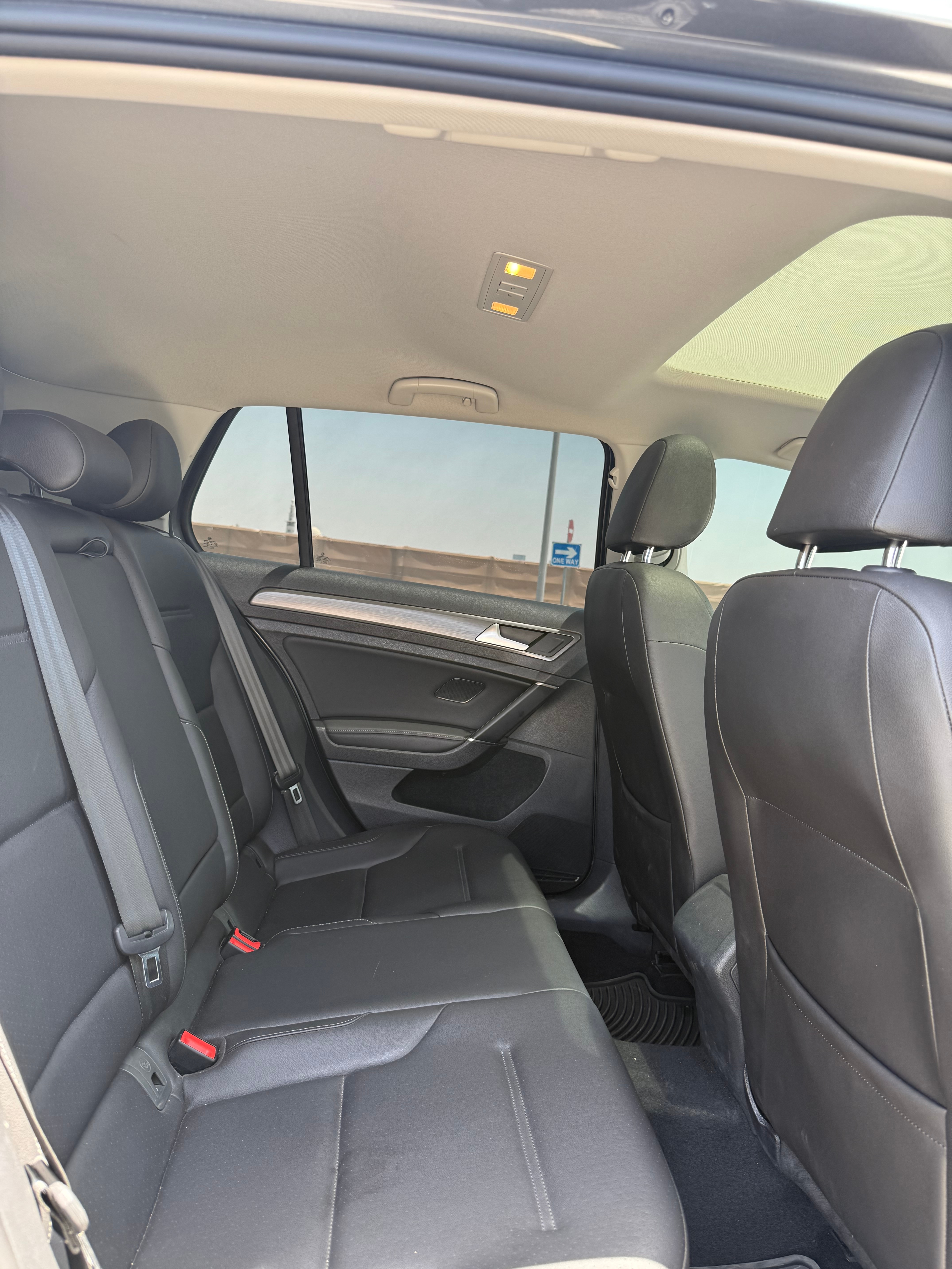 Grau Volkswagen Golf TSI S w/Sunroof 2021