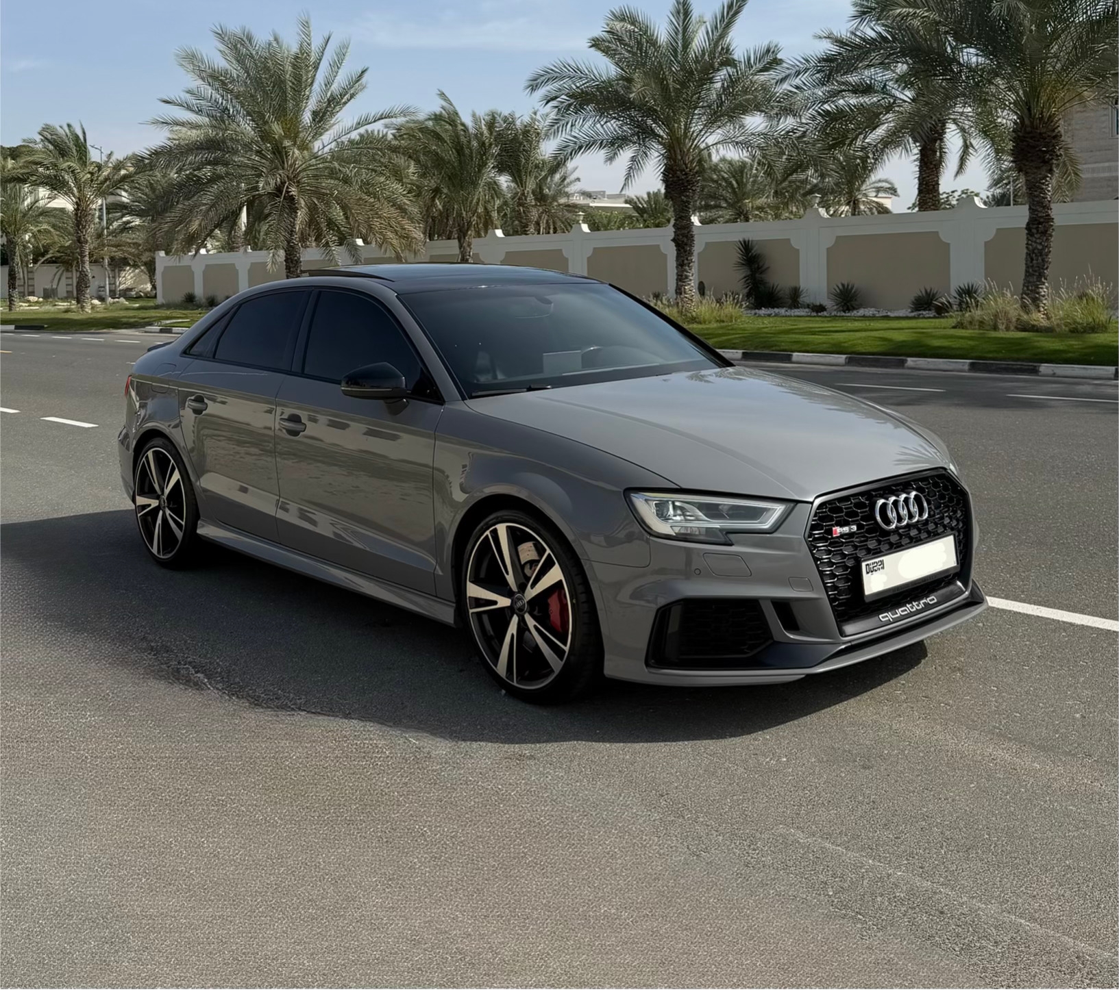 Gris foncé Audi RS3 TFSI Quattro 2017