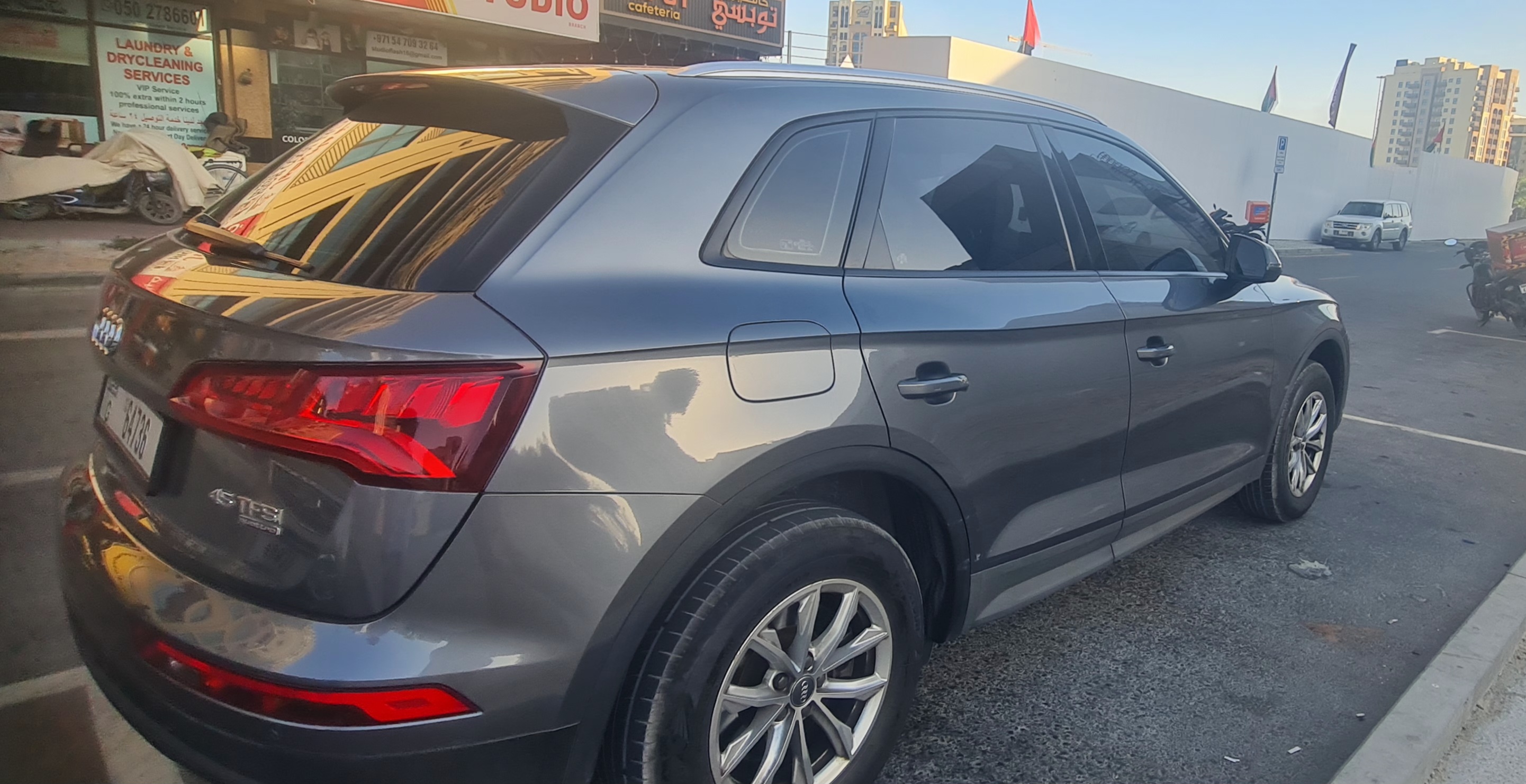 Grijs Audi Q5 45 TFSI quattro 2018