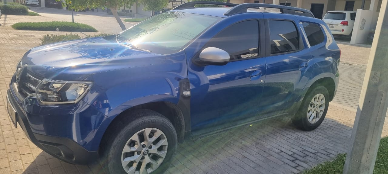Blau Renault Duster LE 2023