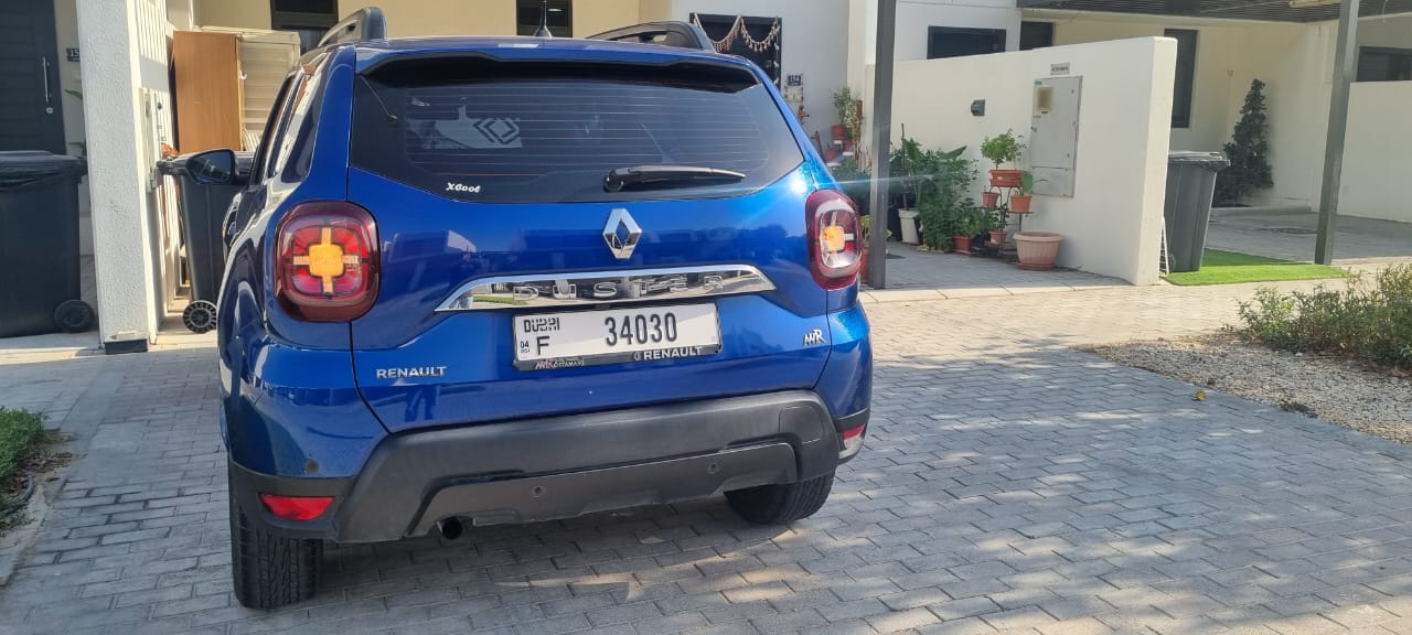 Blau Renault Duster LE 2023