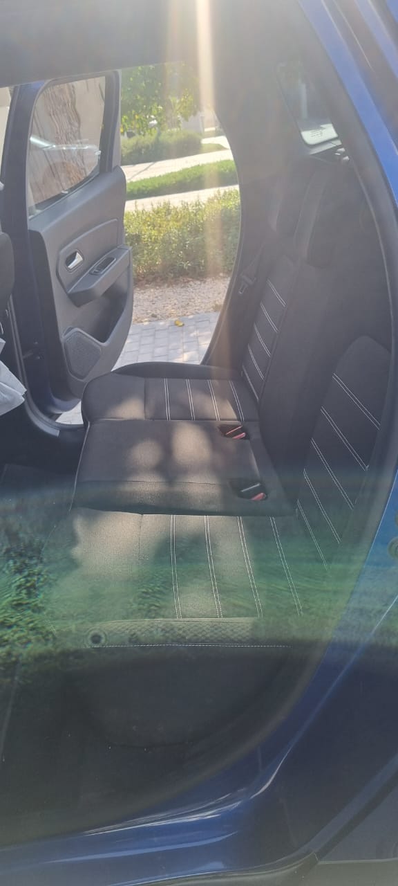 Blau Renault Duster LE 2023
