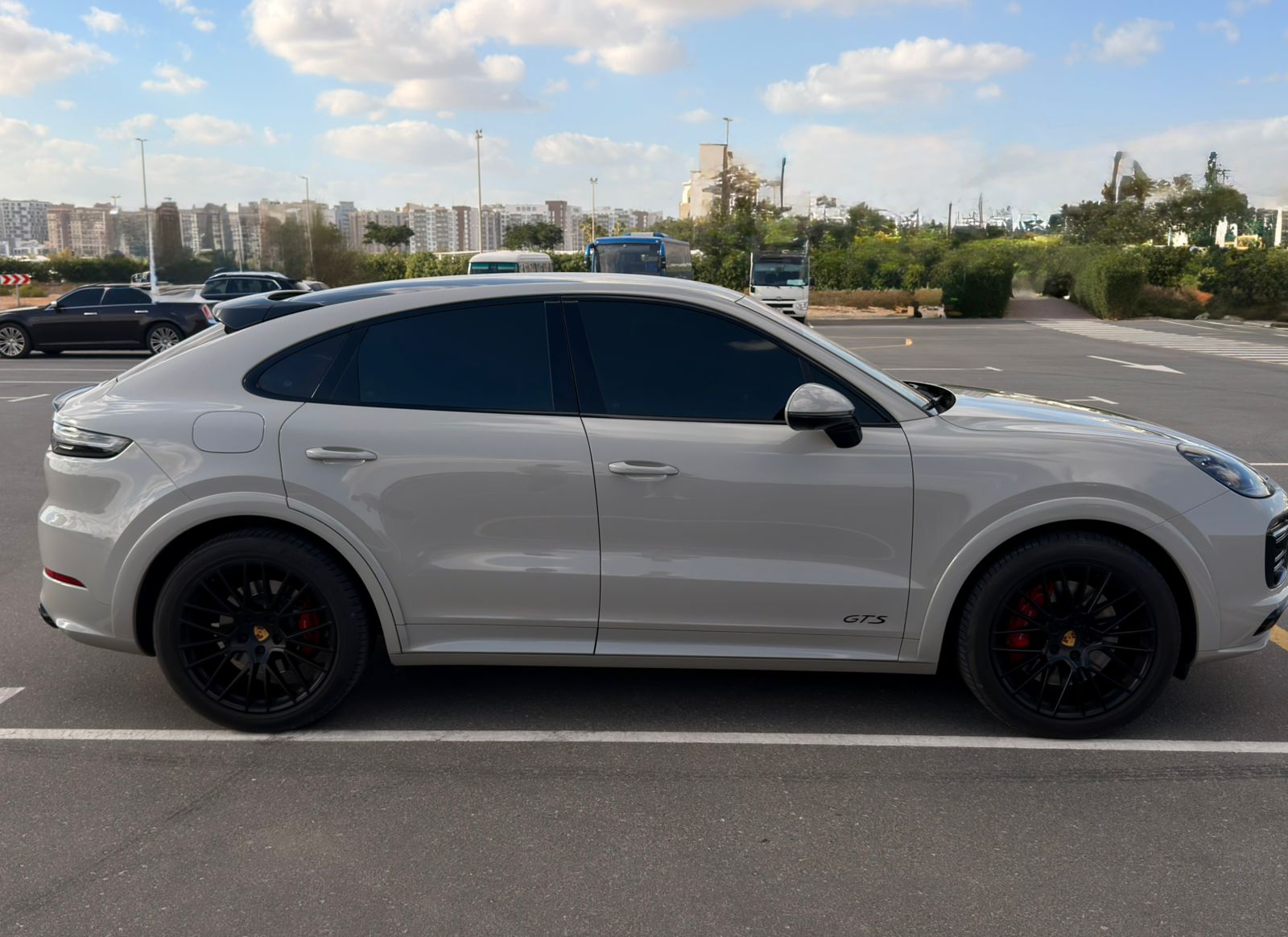 Grigio Porsche Cayenne GTS 2023