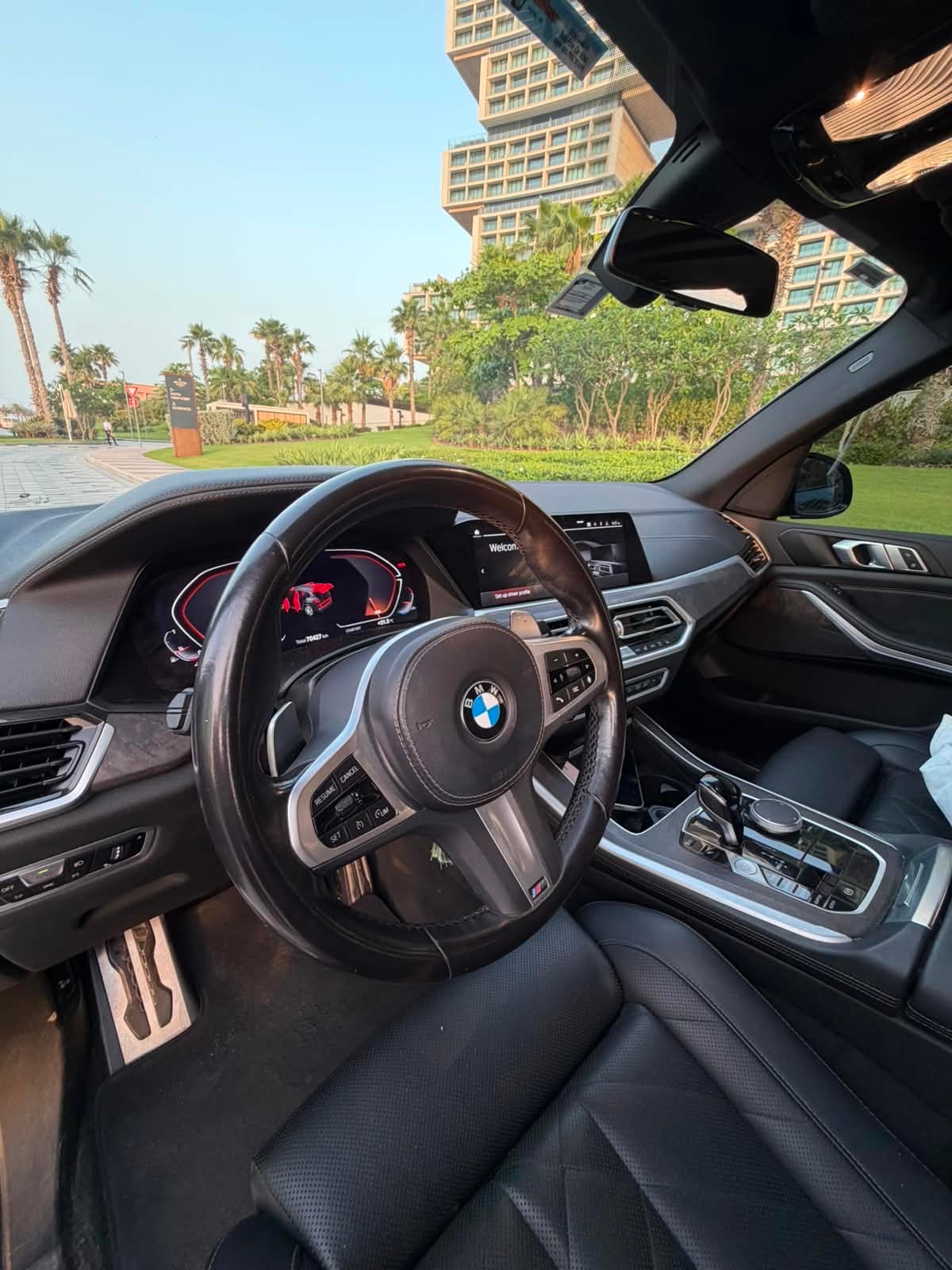Black BMW X5 M40i 2023