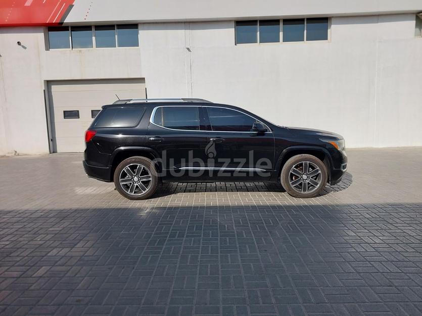 Nero GMC Acadia Denali 2018