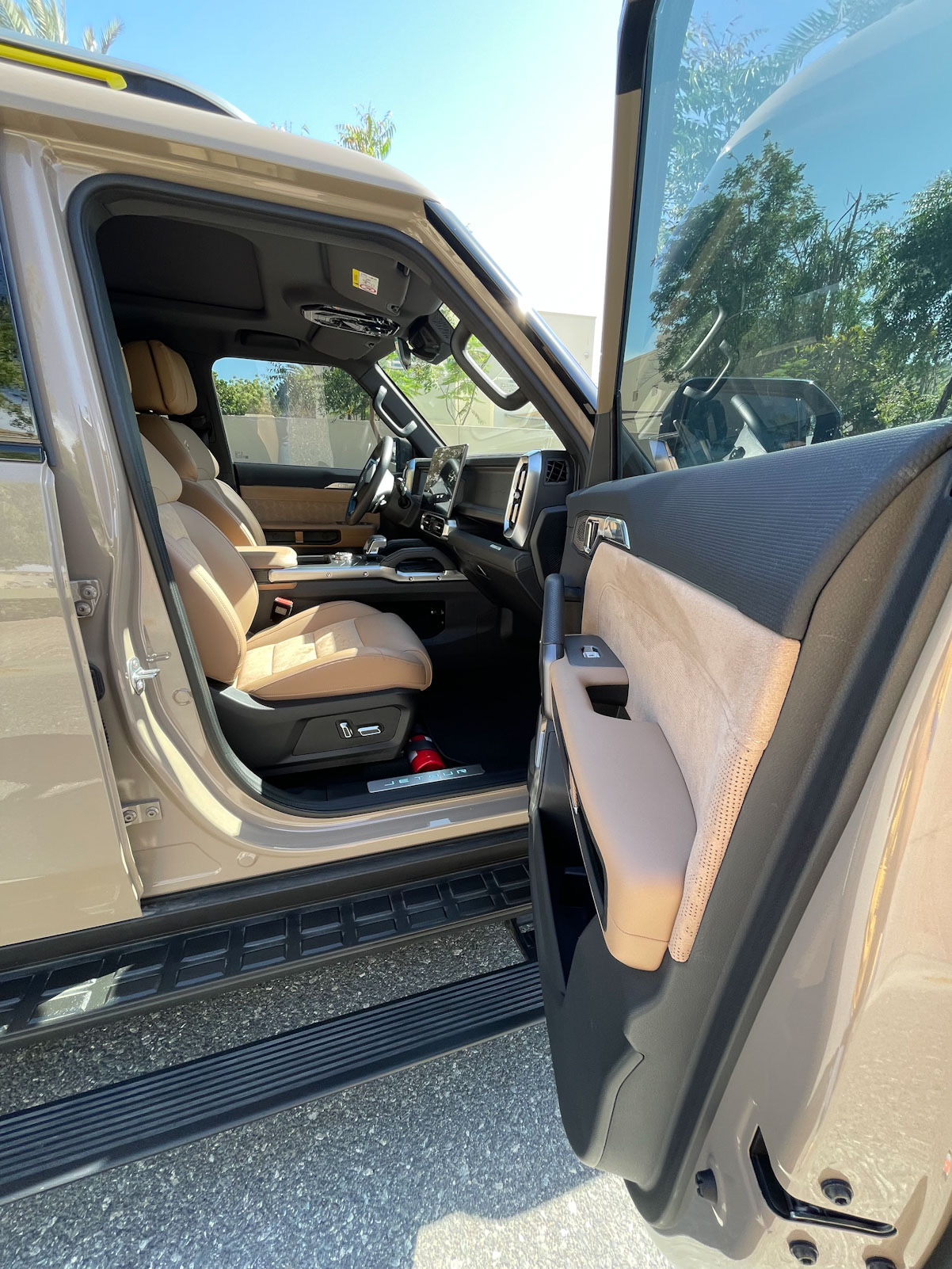 Beige Jetour T2 LUXURY PLUS 2025