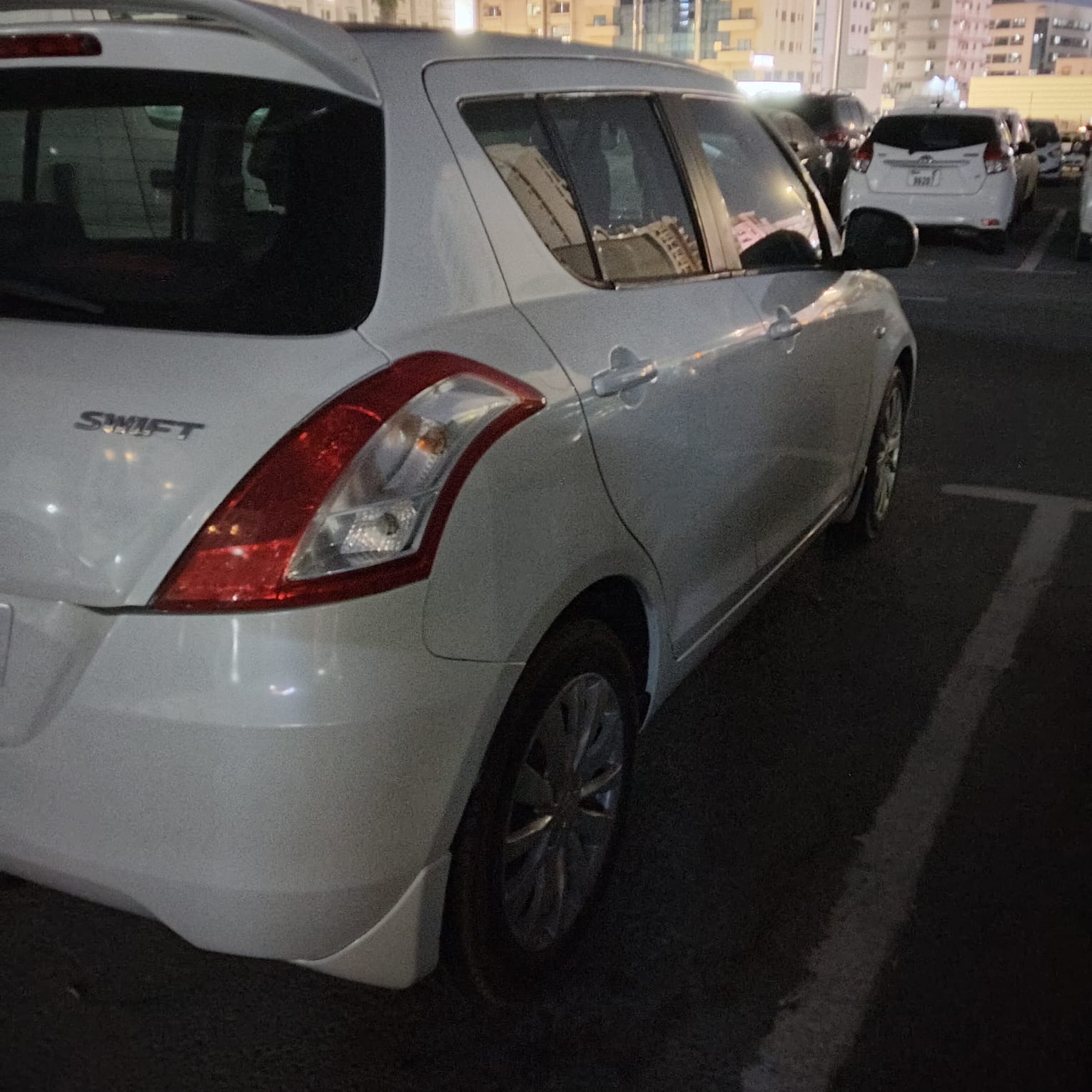 Белый Suzuki Swift GL 2011