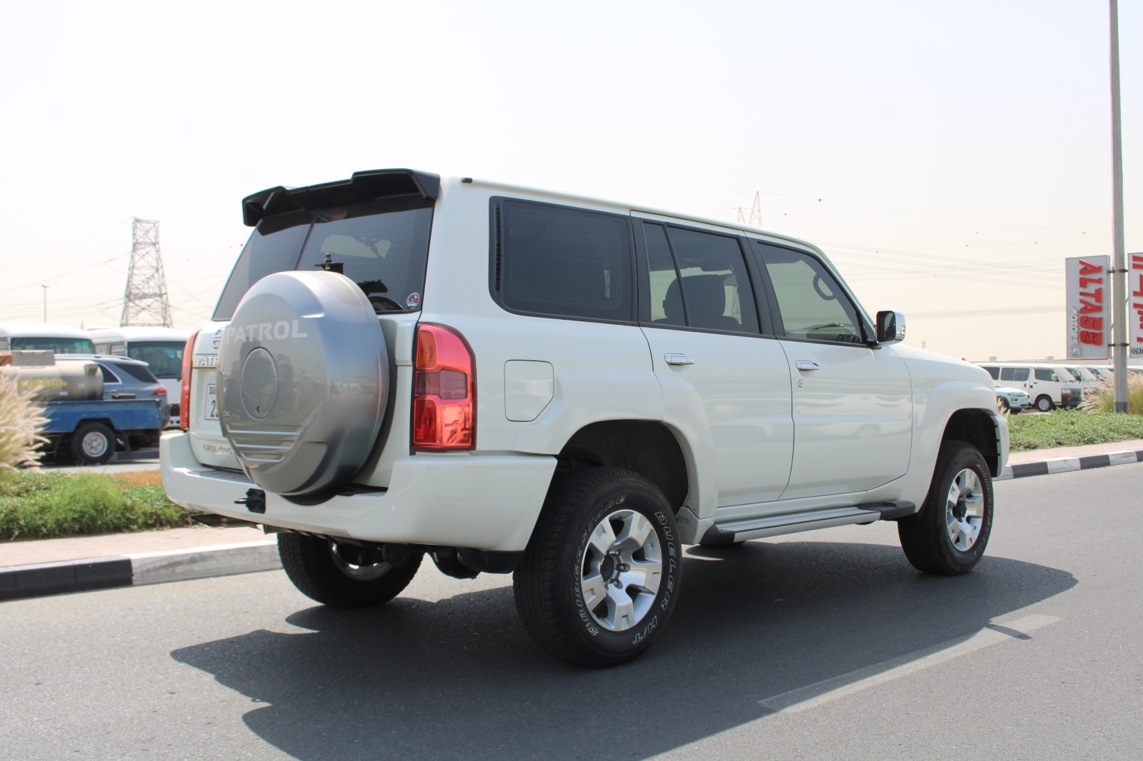 Pearl White Nissan Patrol Safari Safari 2022