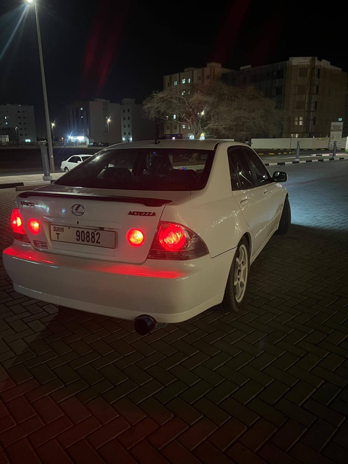 White Lexus IS 300 2003