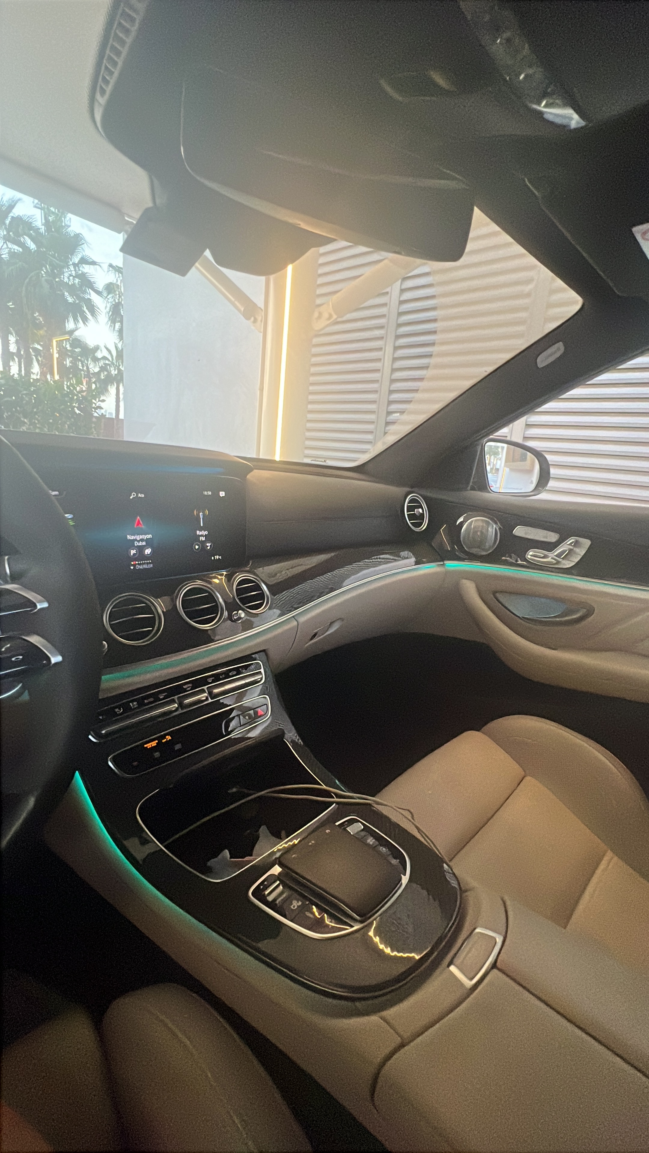 白色的 奔驰 AMG E63 S 2021