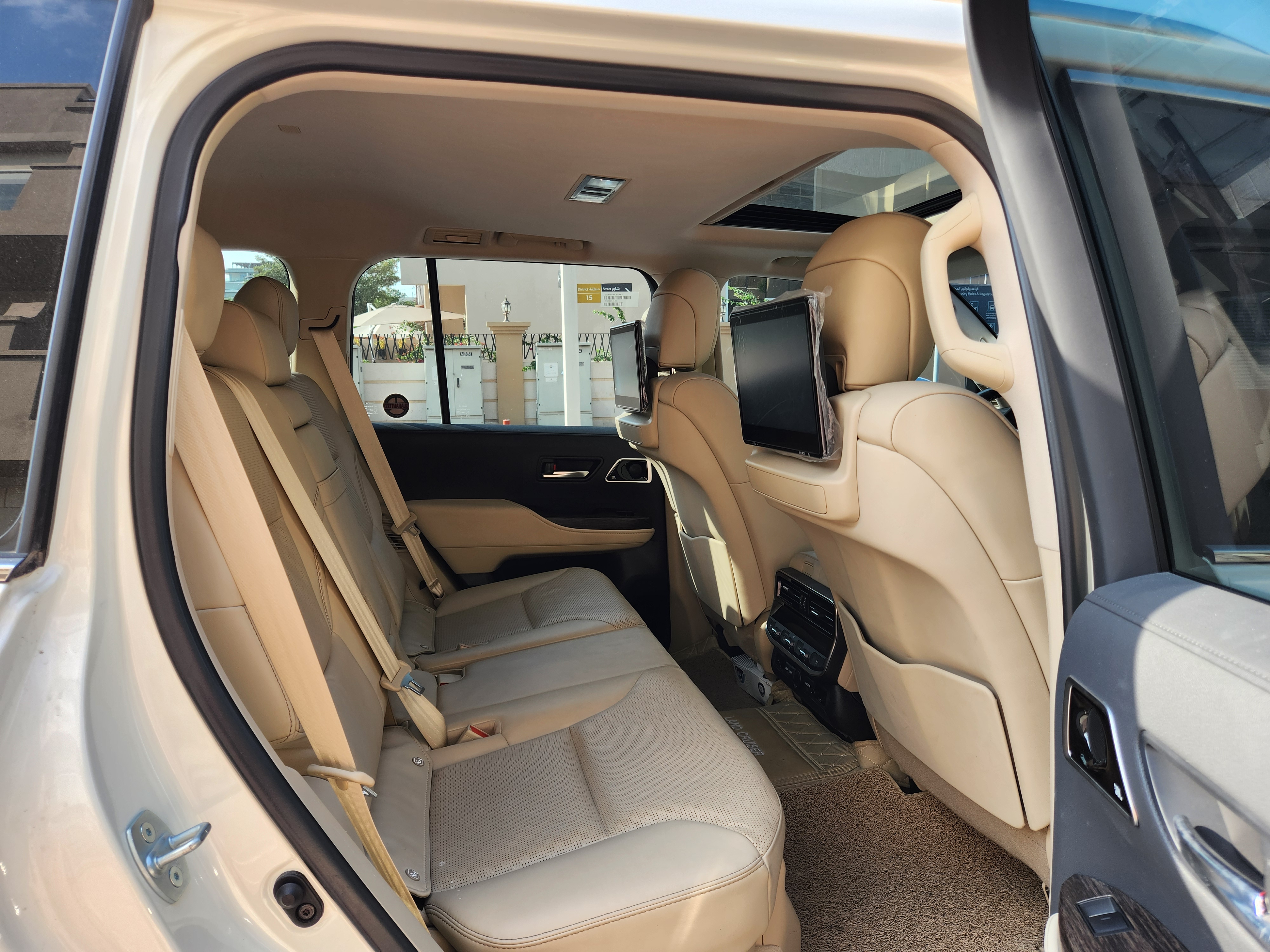 Blanc Toyota Land Cruiser 4.0L 2022