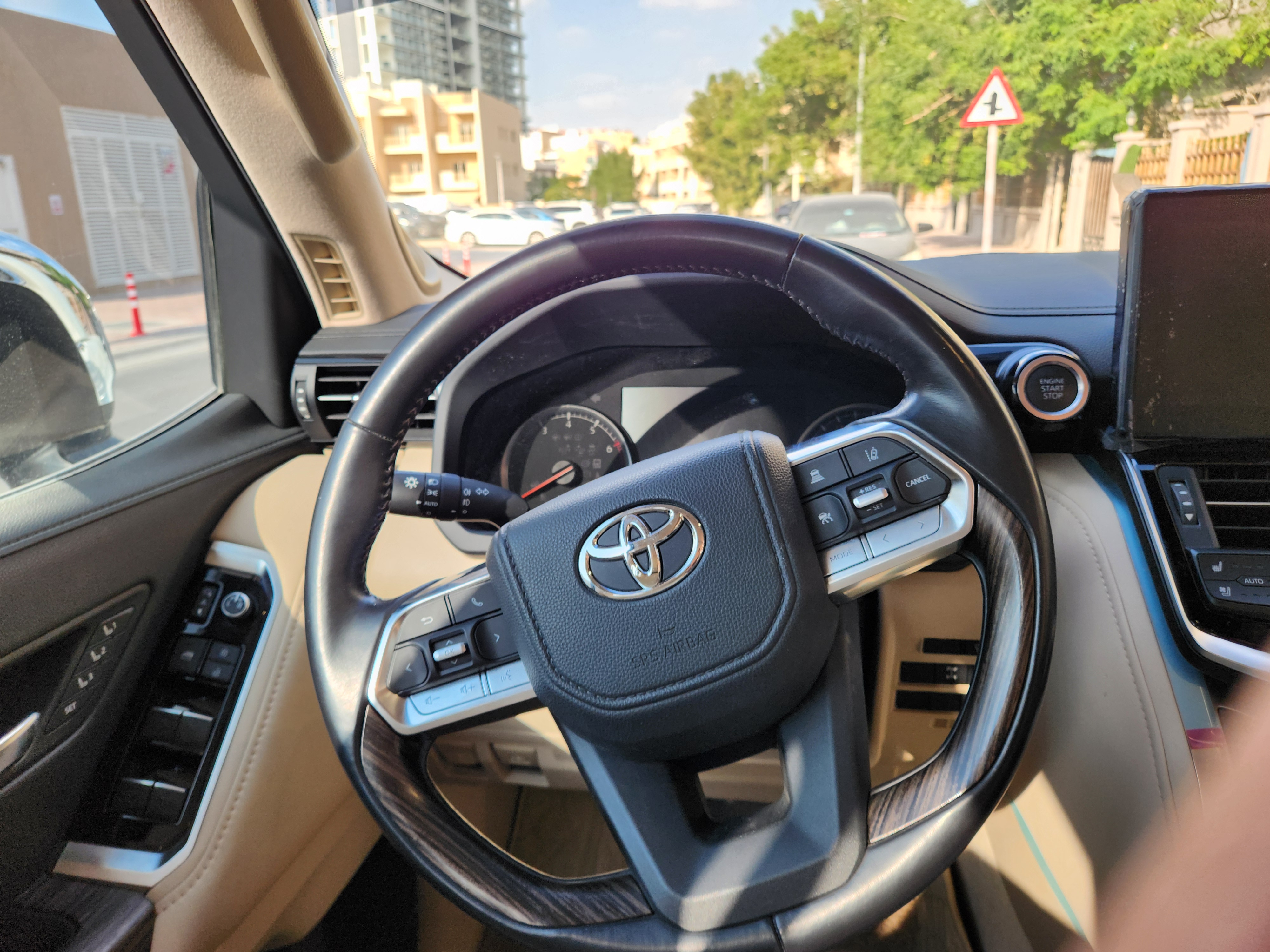 Blanc Toyota Land Cruiser 4.0L 2022