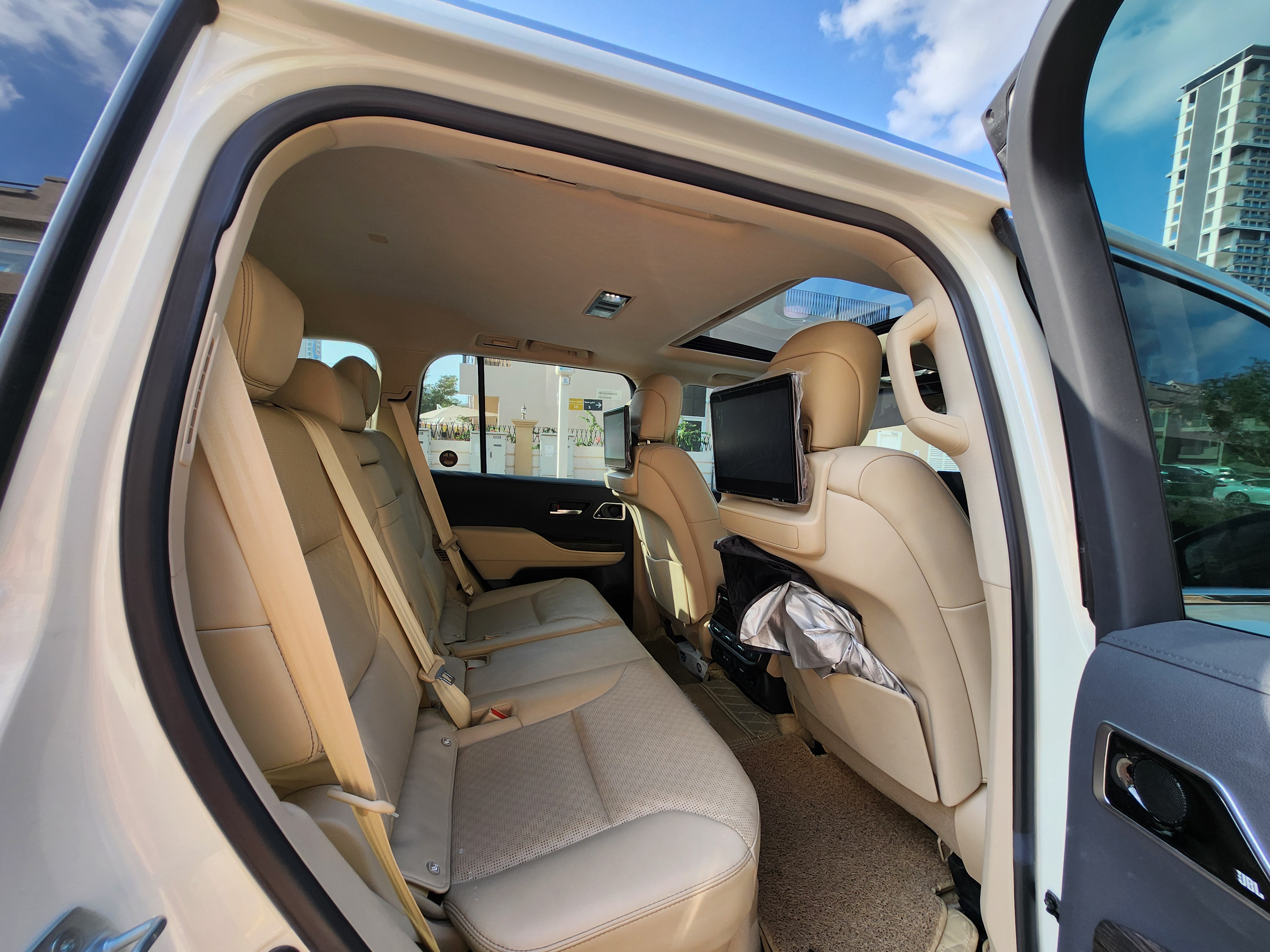 Blanc Toyota Land Cruiser 4.0L 2022